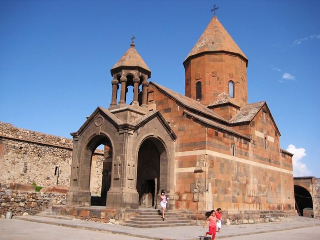 2015-09-khor_virap_church