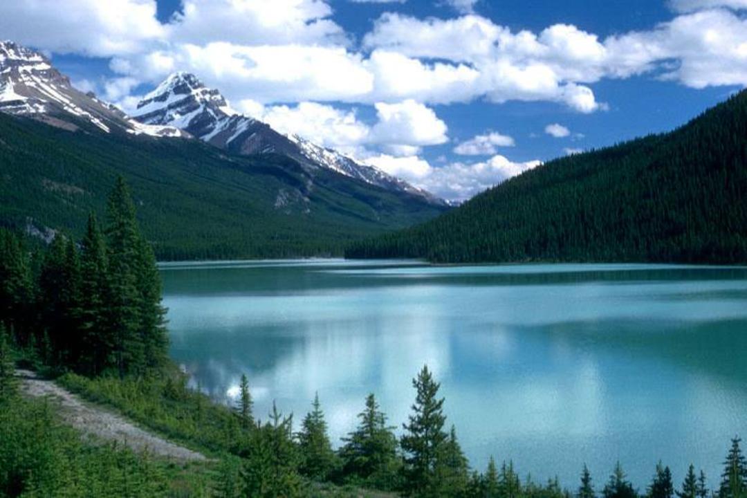دریاچه‌ی لوئیس