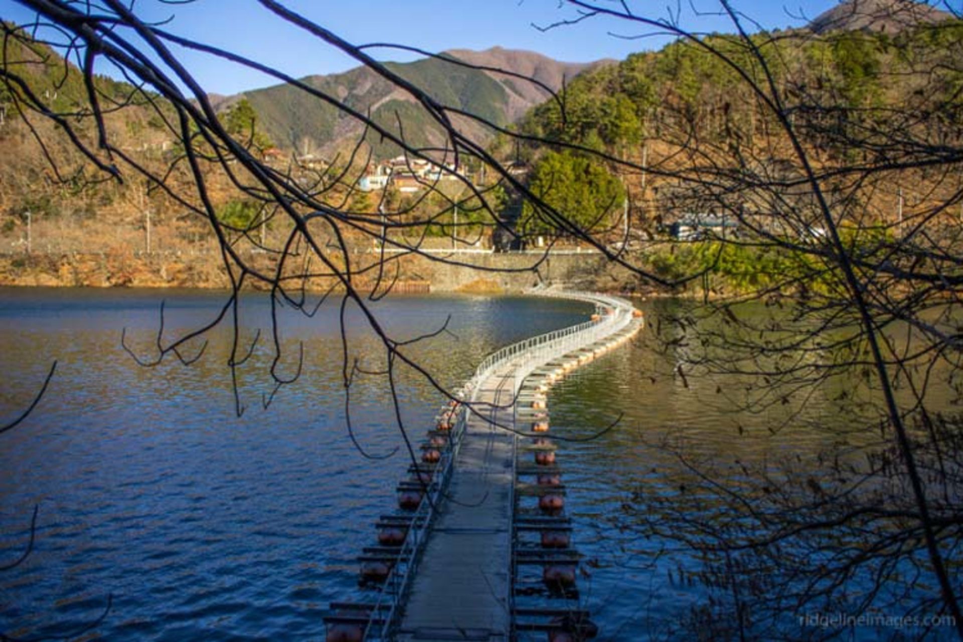2015-09-lake-okutama