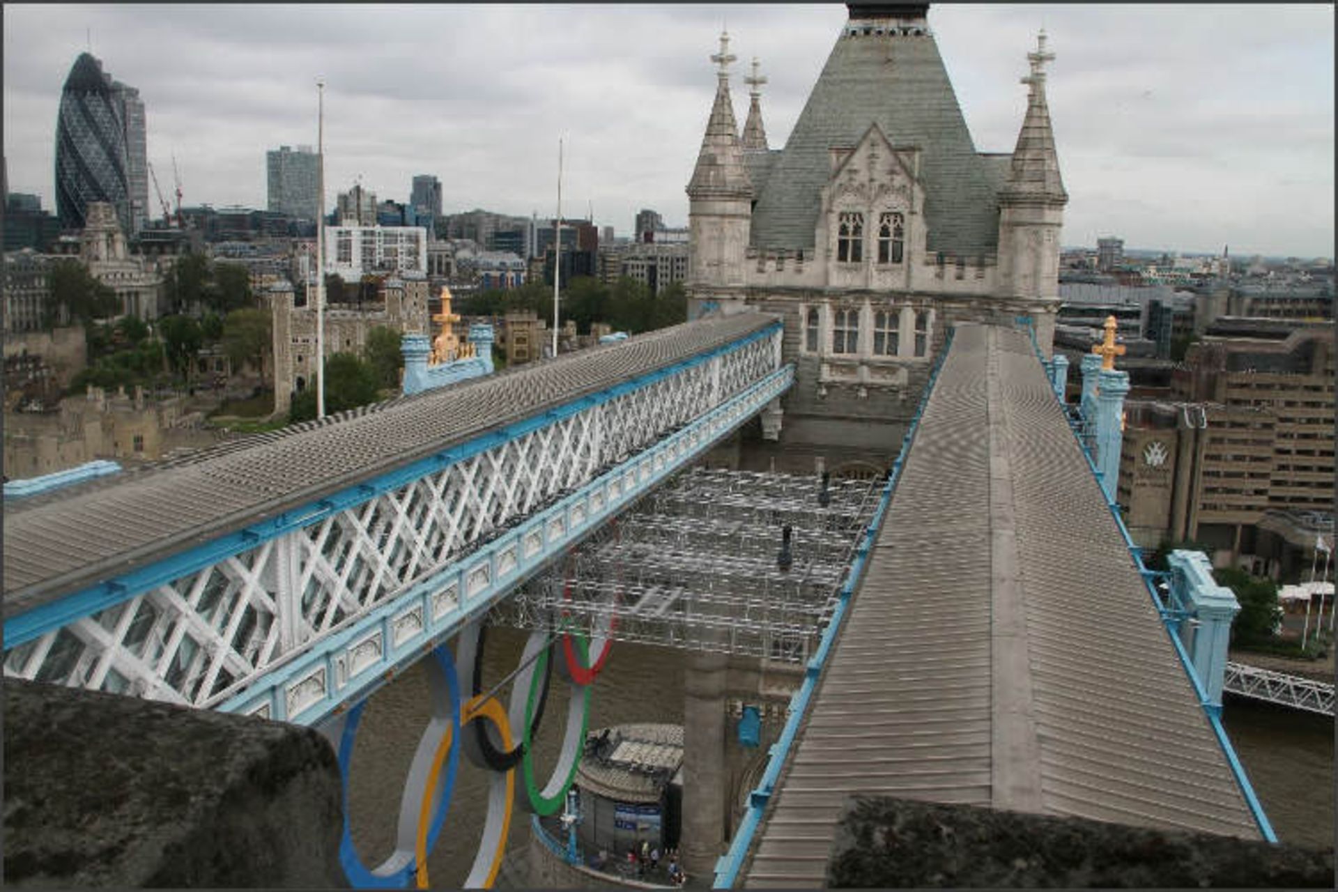 2015-09-london-olympics-2012-tower-bridge-london-bridge-pictures2