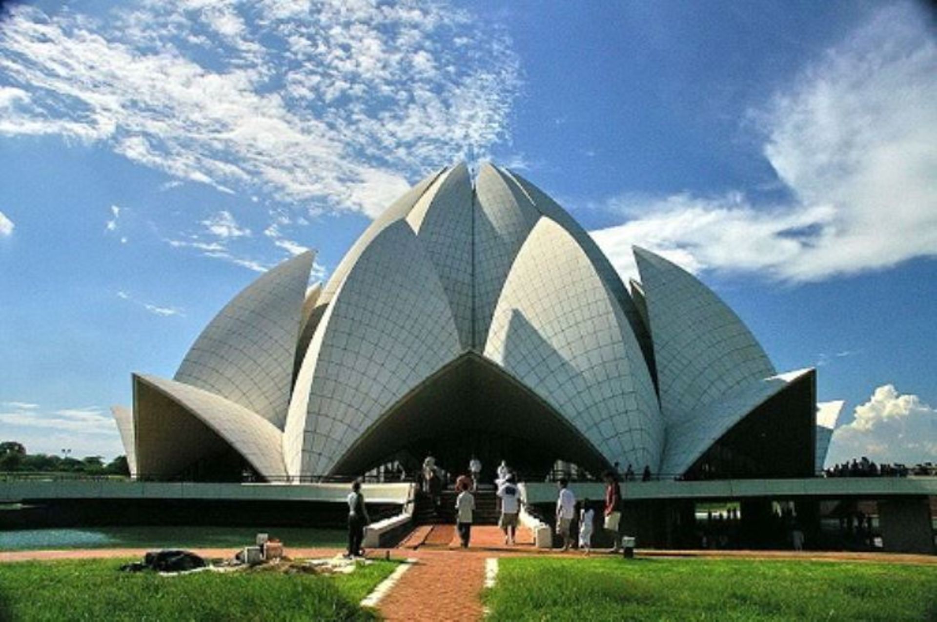 2015-09-lotus-temple-delhi-india