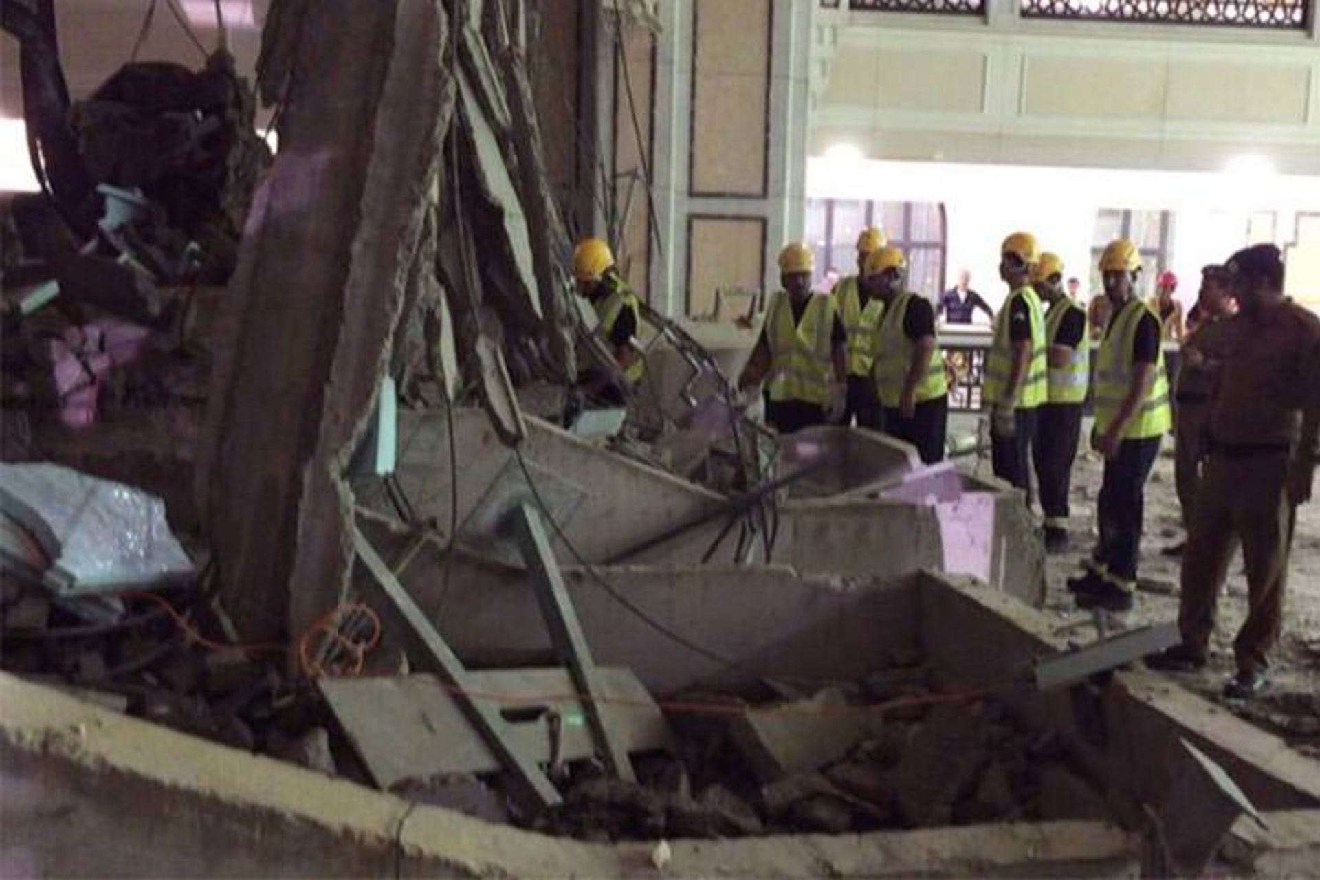2015-09-mecca-crane-crash.jpg14