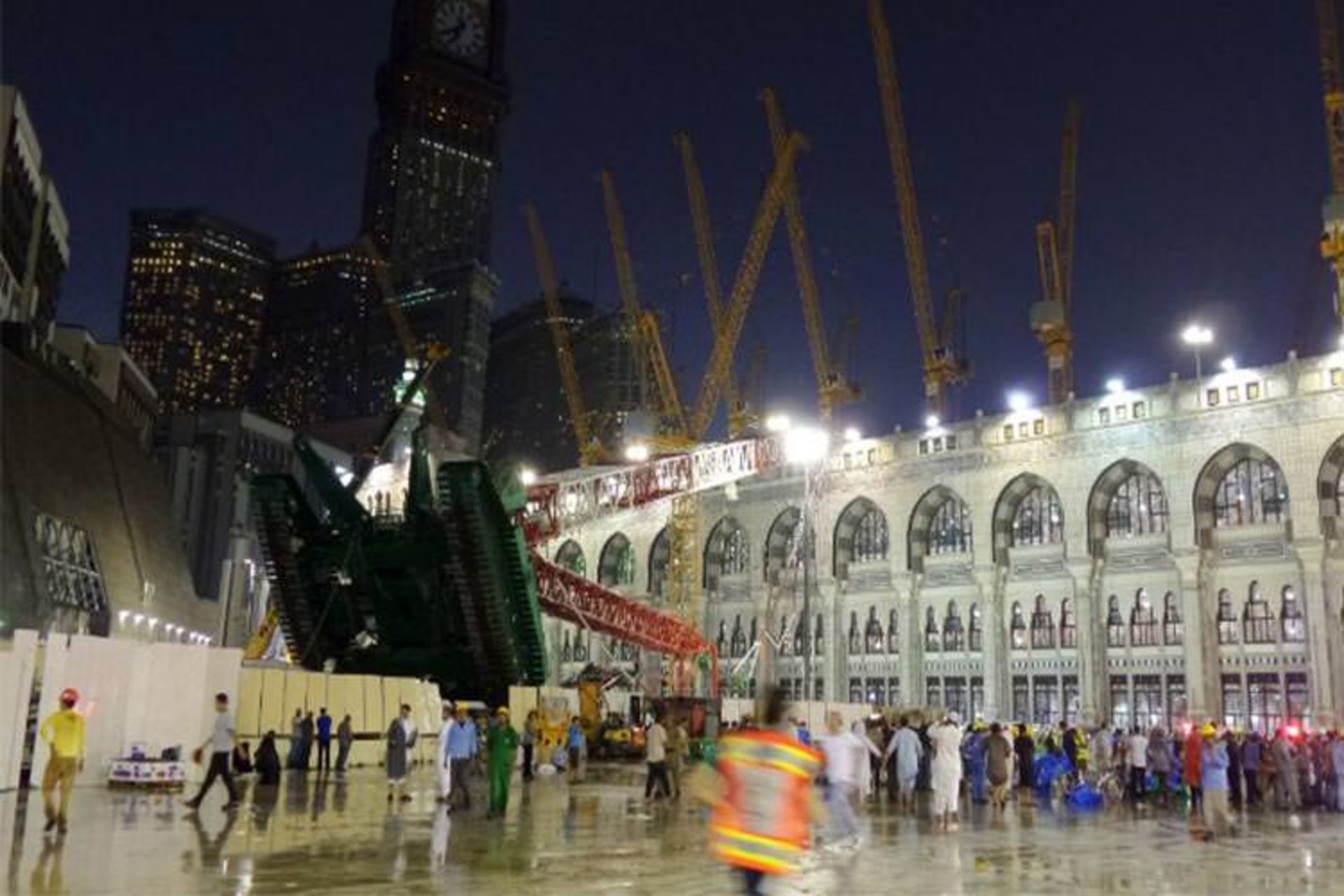 2015-09-mecca-crane-crash.jpg18