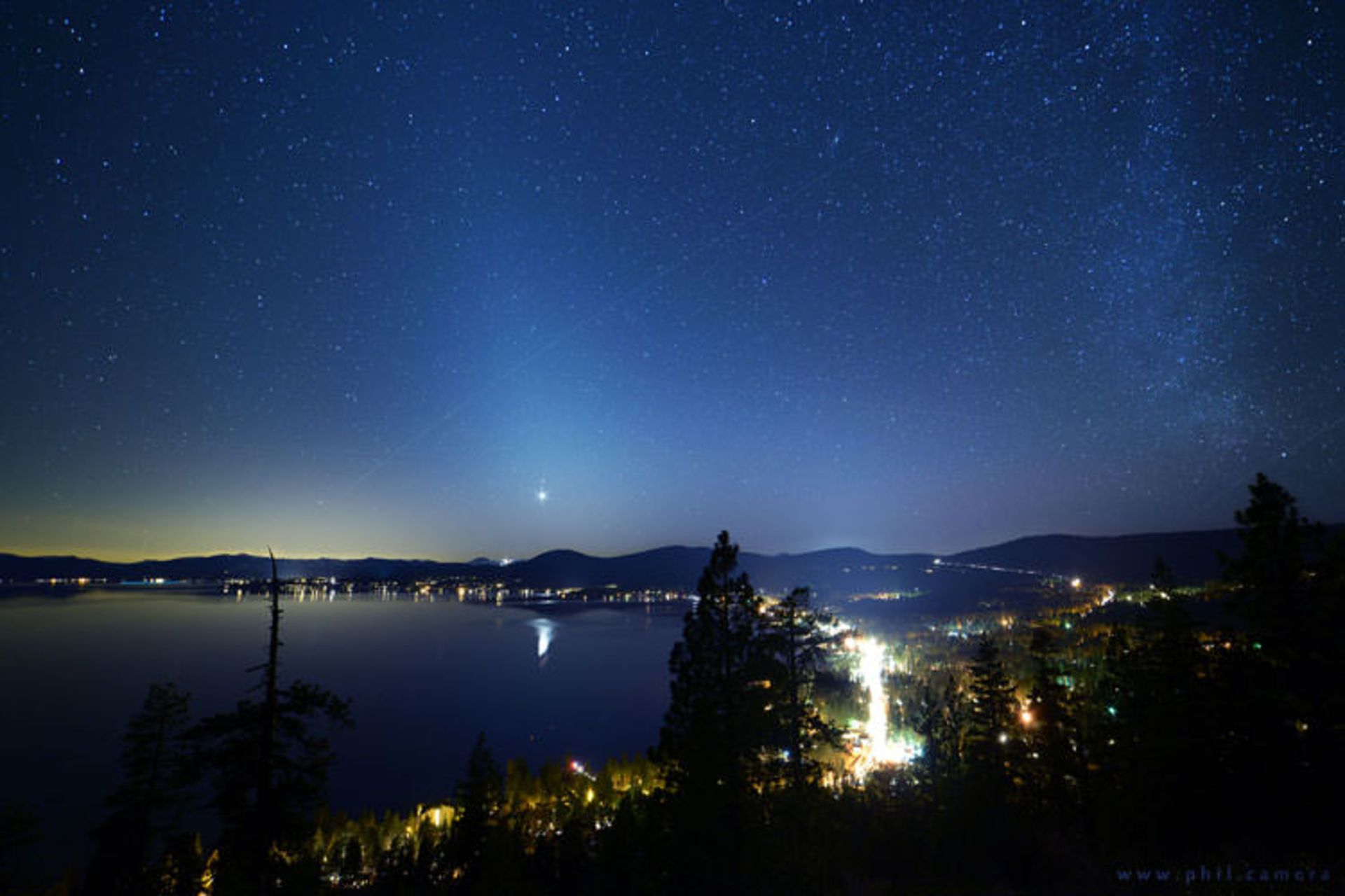 2015-09-newmoon_venus_milkyway_zodiacallight_tahoe_web