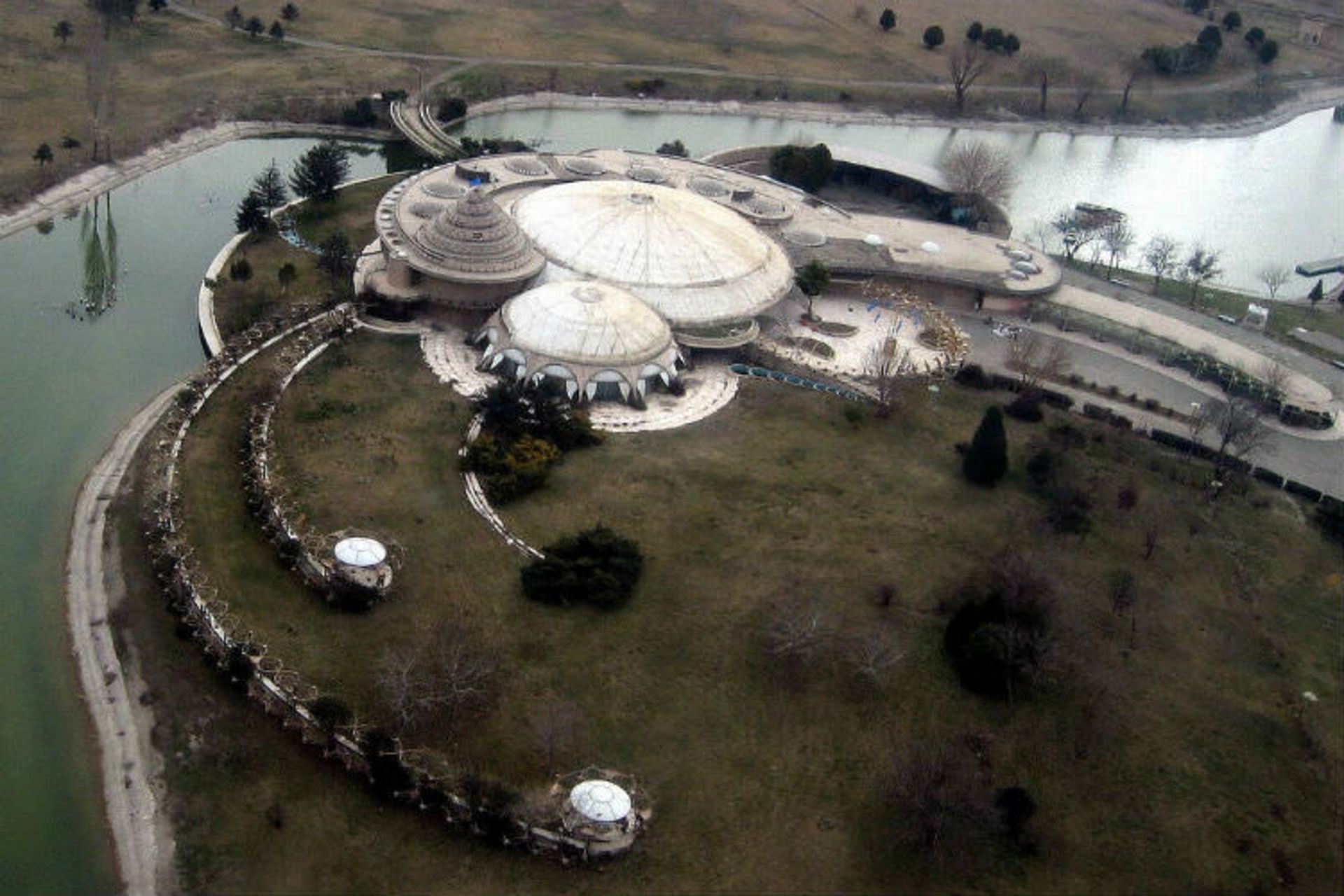 2015-09-pearl_palace_-kakh_e_morvarid-_karaj_iran