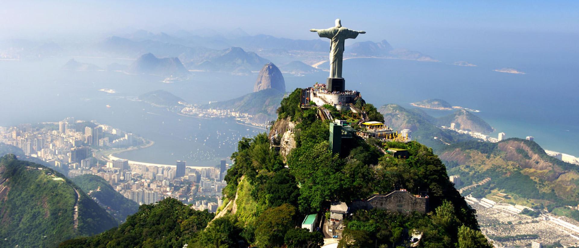 2015-09-statue-of-jesus-christ-the-redeemer-rio-de-janeiro-brazil
