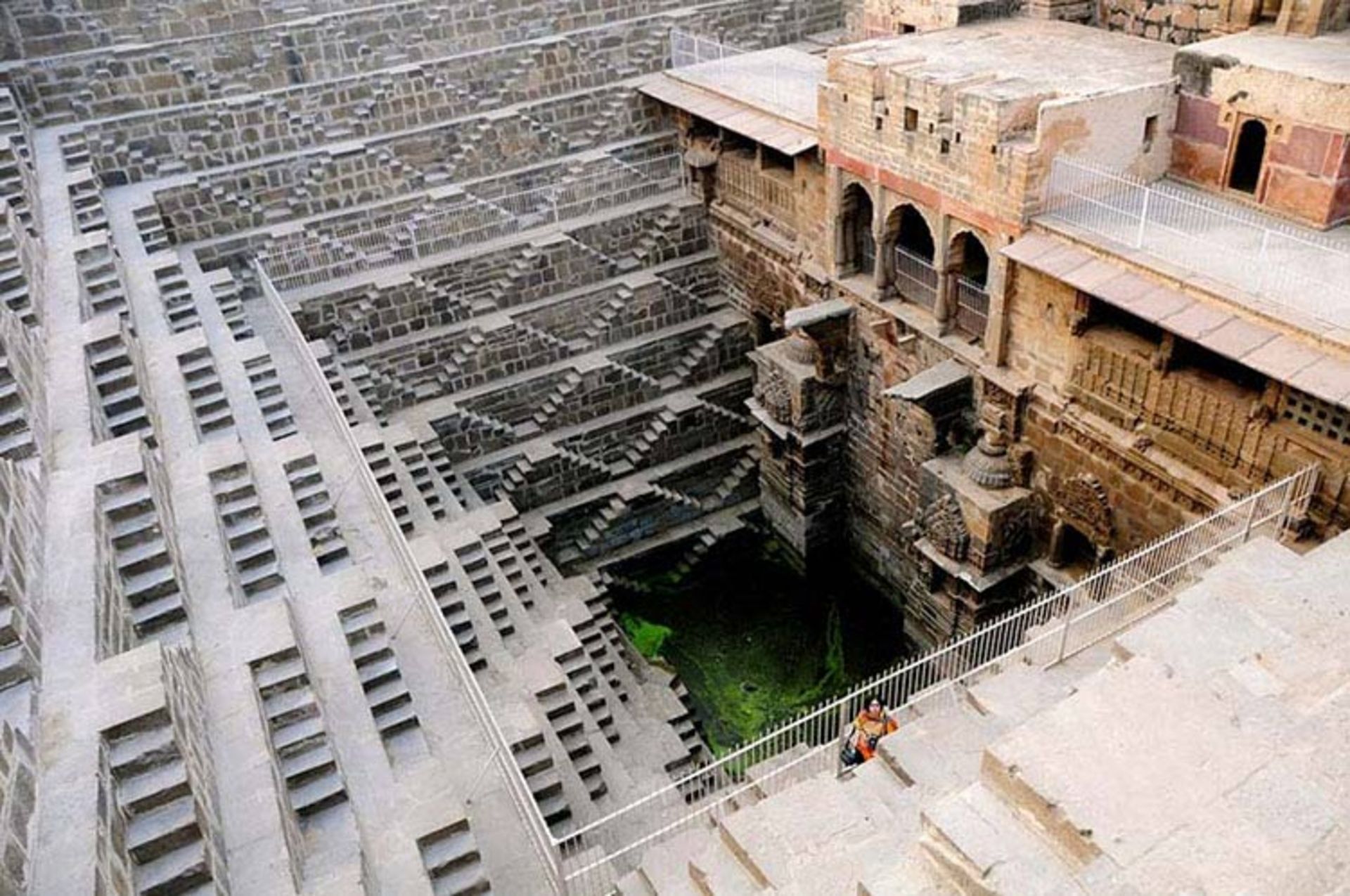 2015-09-stepwells-india-1