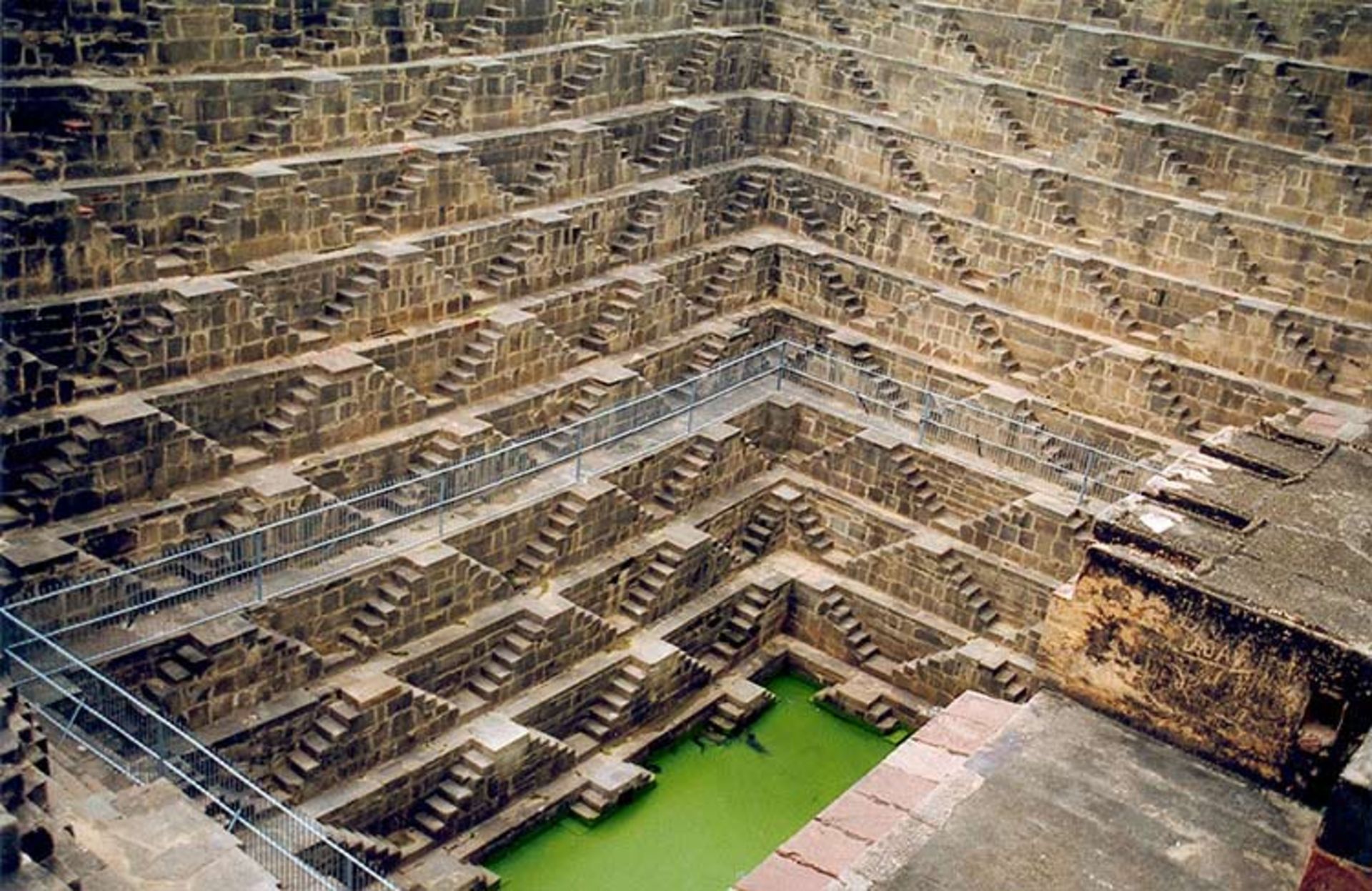 2015-09-stepwells-india-2