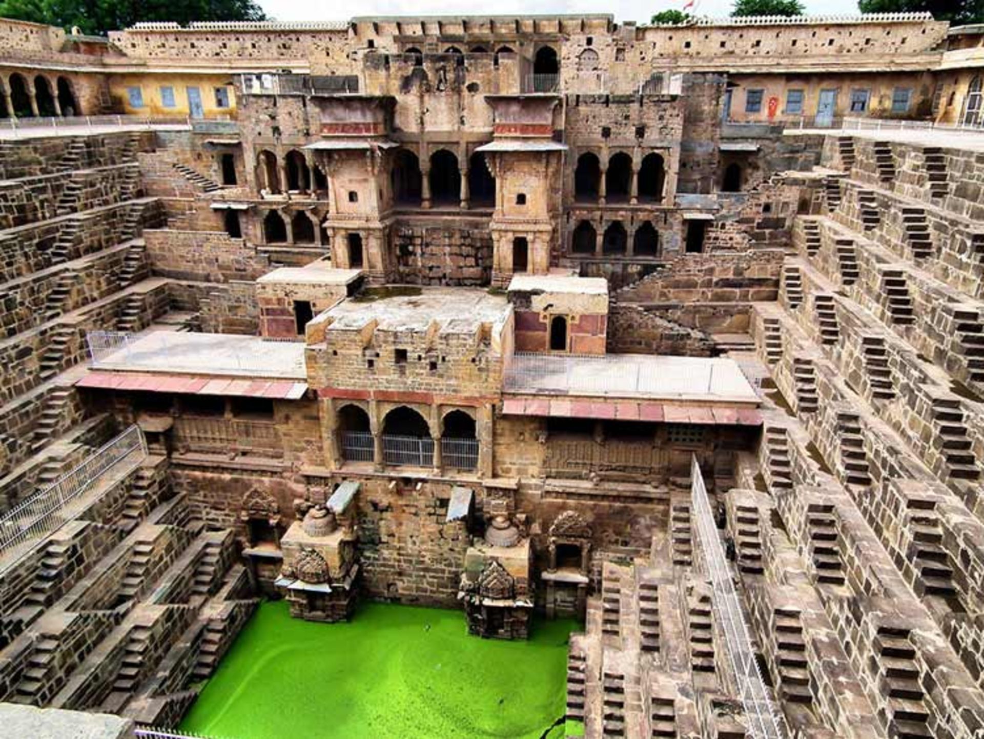 2015-09-stepwells-india-3