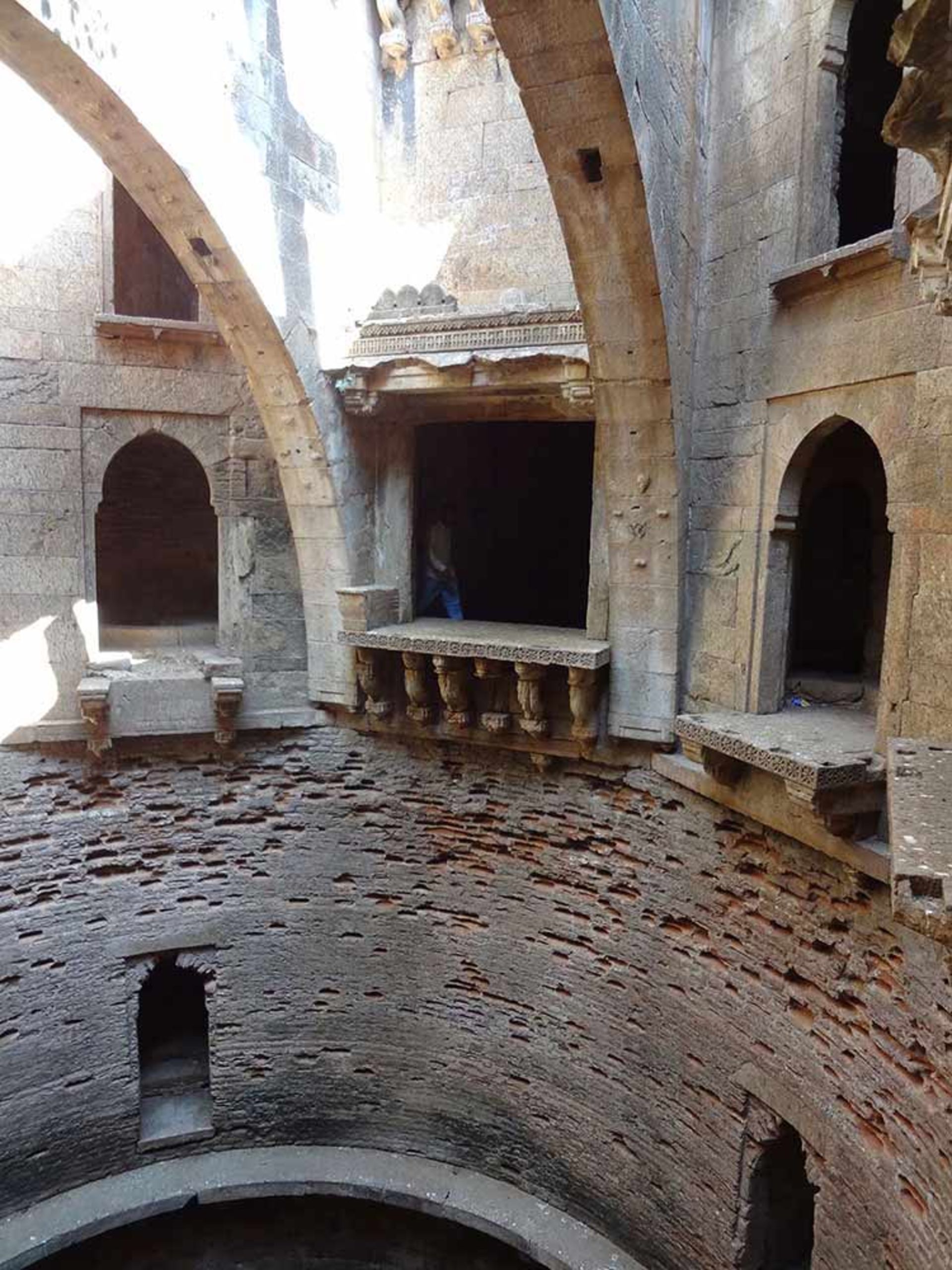 2015-09-stepwells-india-5