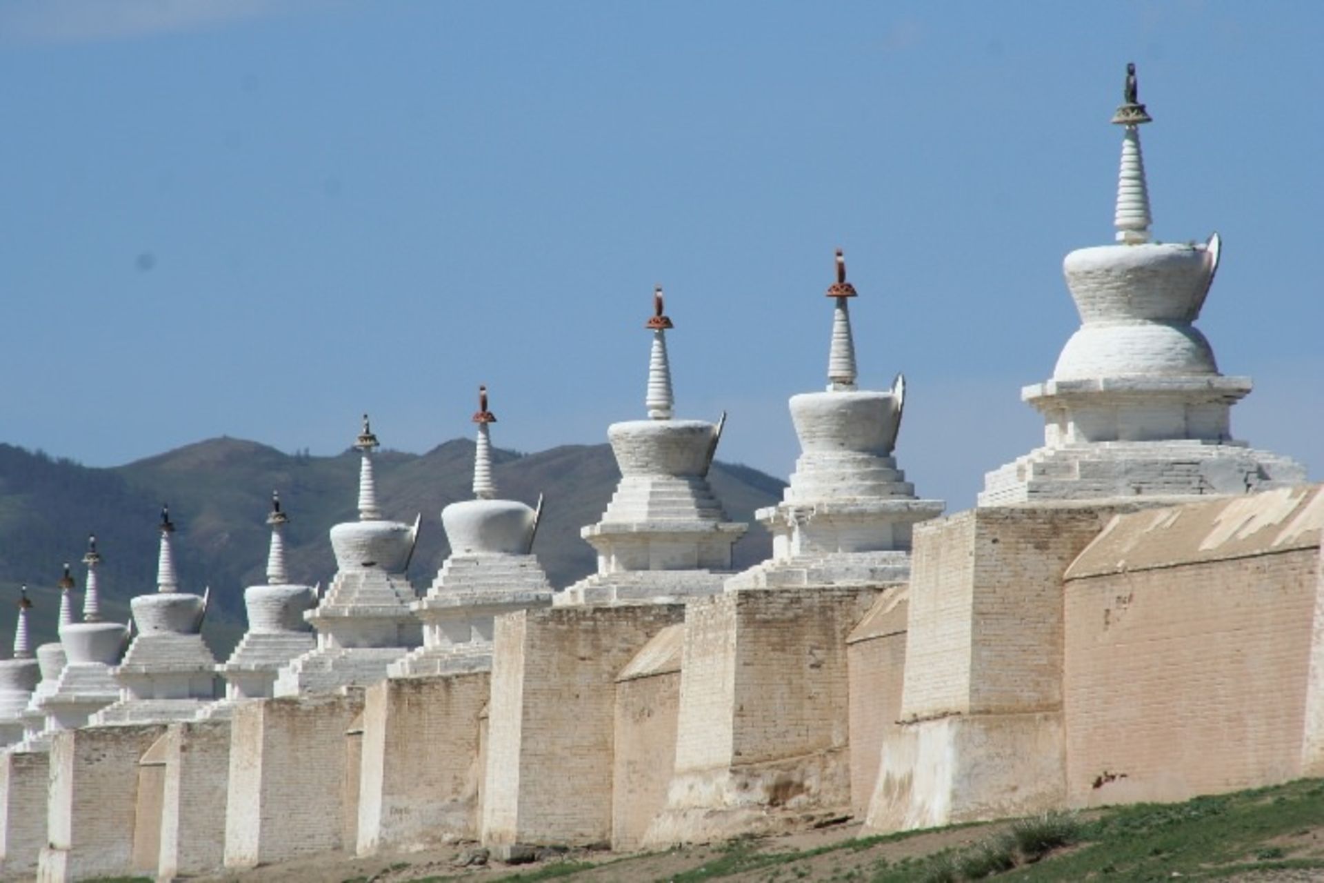 2015-09-stupas_de_karakorum