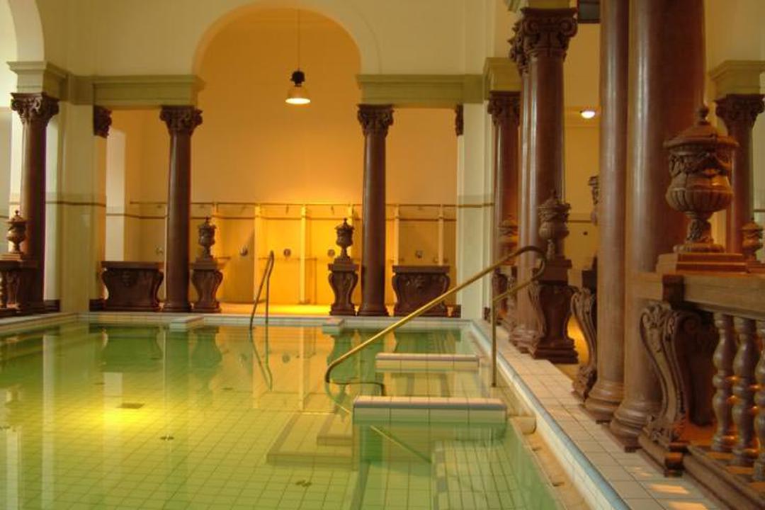2015-09-szechenyi-baths-and-pool-1