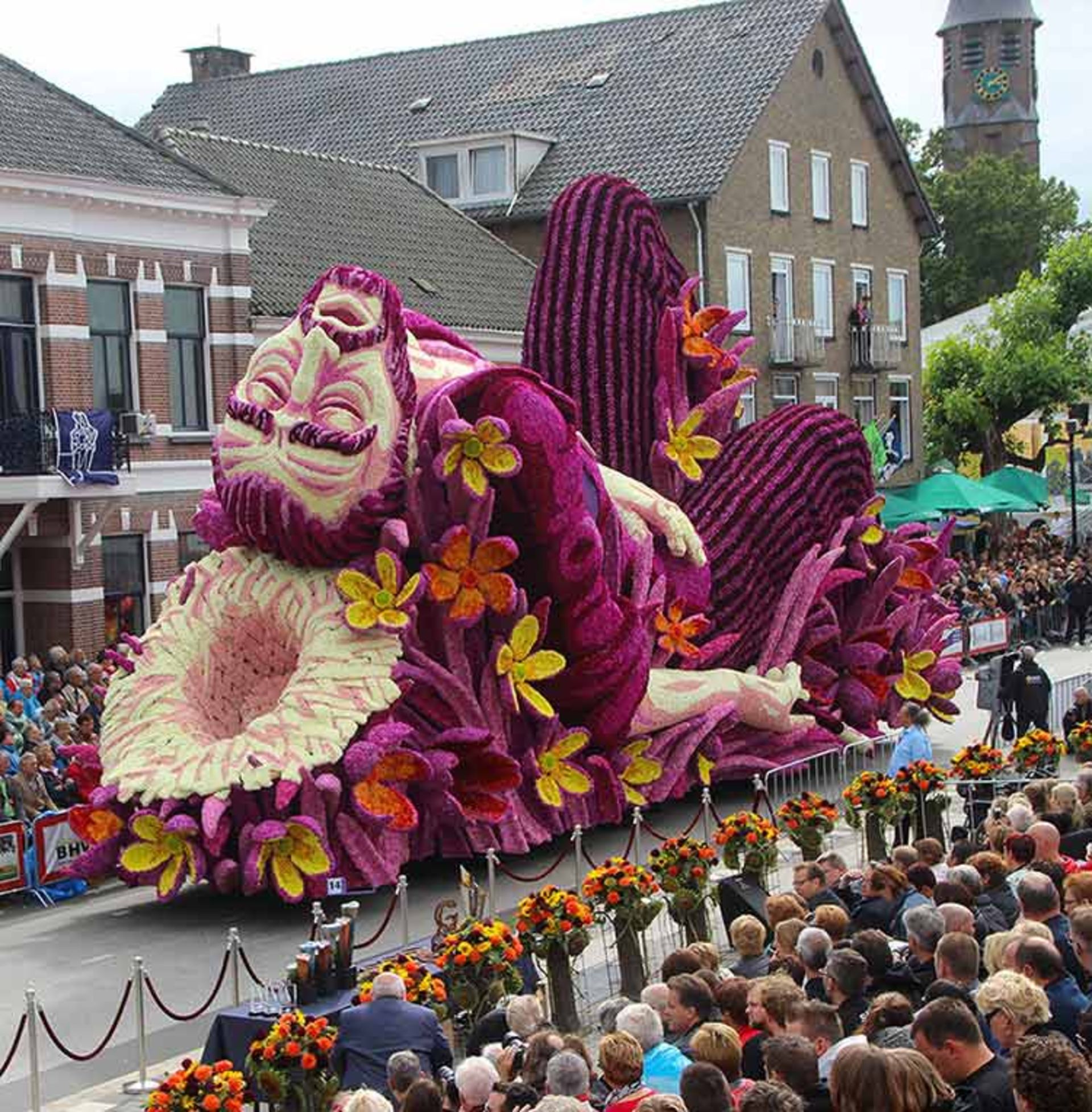 2015-09-van-gogh-parade-1