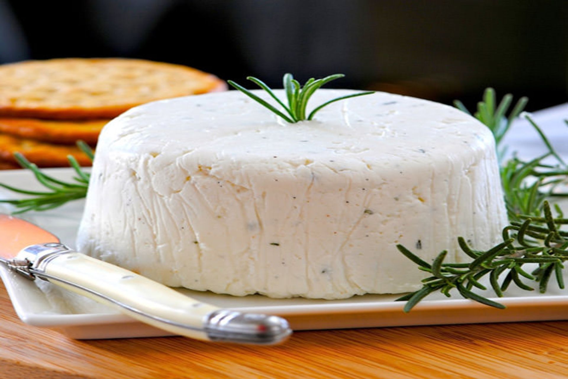 2015-10-001-goat_cheese