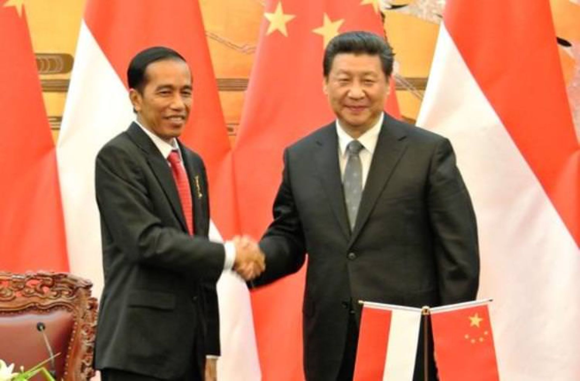 2015-10-0326n08-xi-widodo_article_main_image