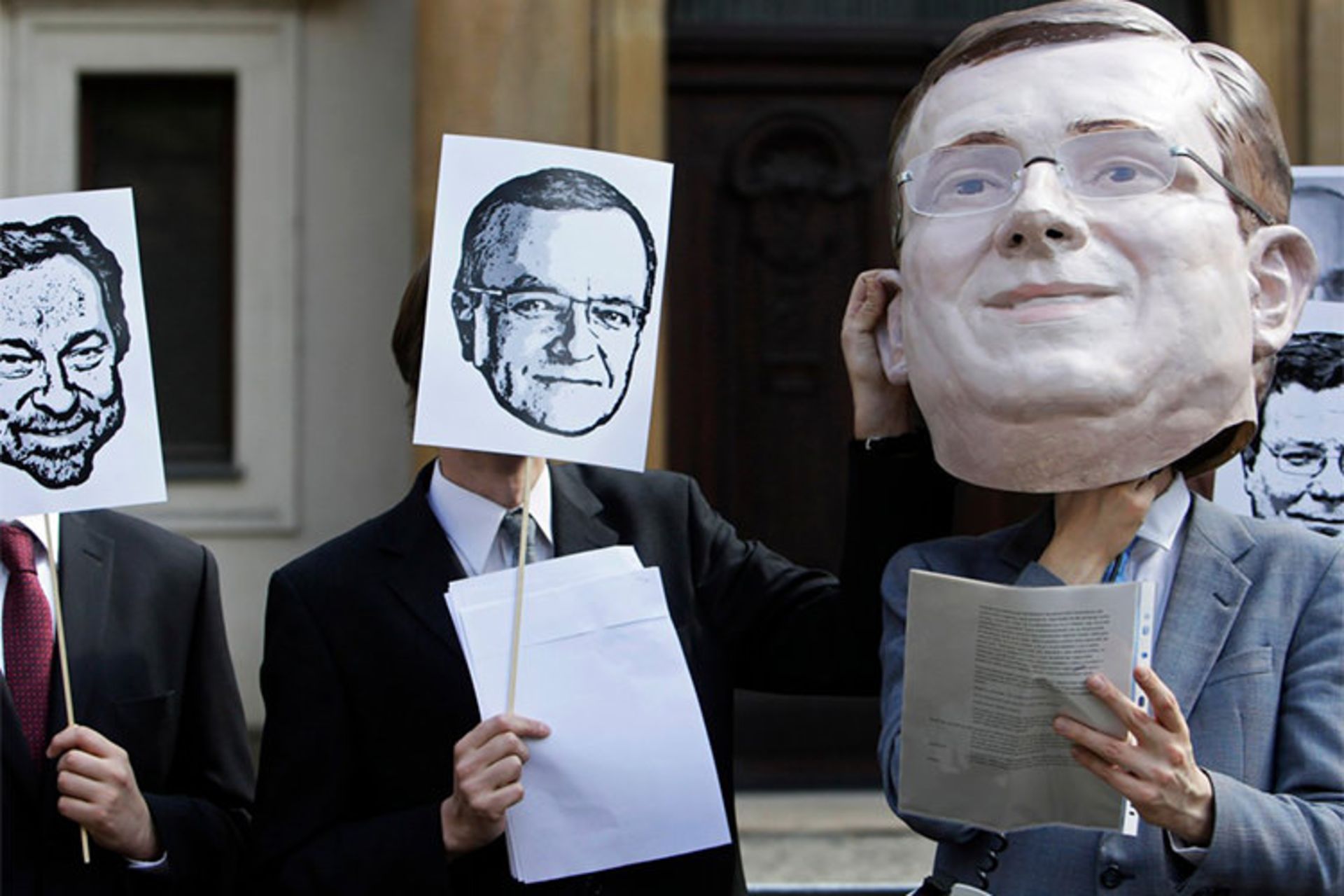 2015-10-1-joint-czech-republic-17-citizens-deeply-distrust-the-government-with-allegations-of-bribery-and-improper-business-relations-led-to-demands-for-the-resignation-of-prime-minister-petr-necas-copy