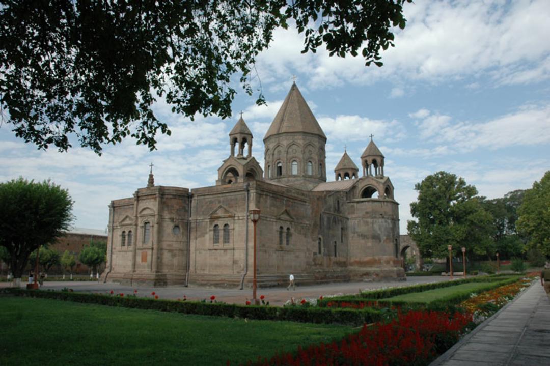 اچمیادزین