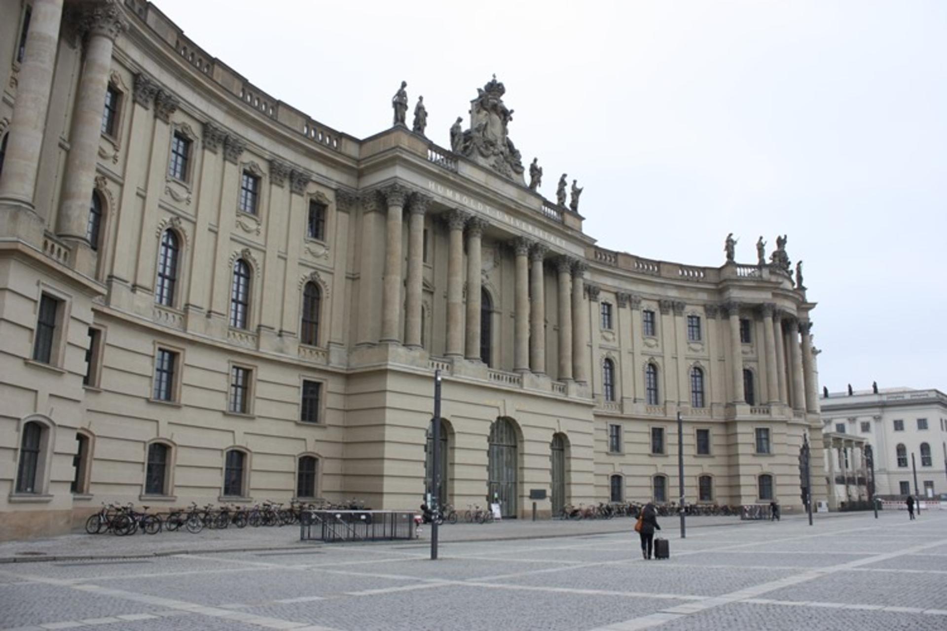 2015-10-berlin-mitte_humboldt_university_the_faculty_of_law