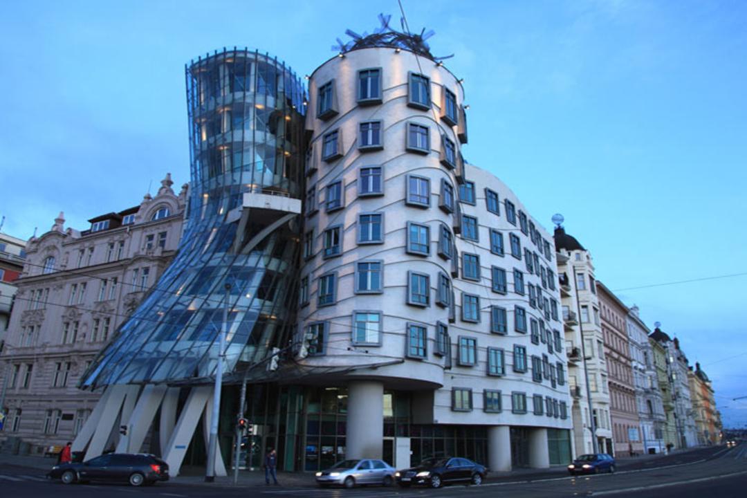 2015-10-dancing-house-czech-pictures