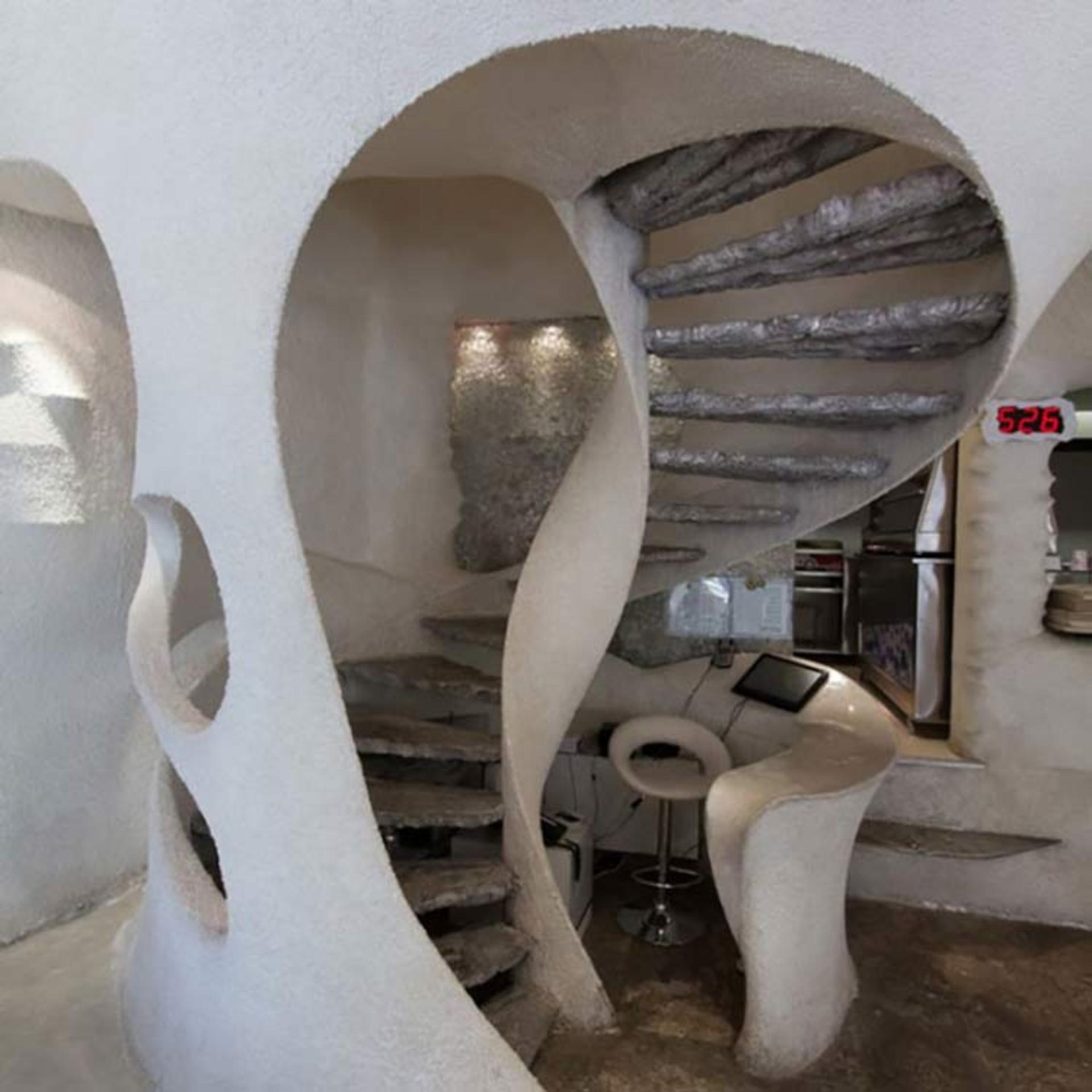 2015-10-handmade-curve-interior-design-staircase-620x620