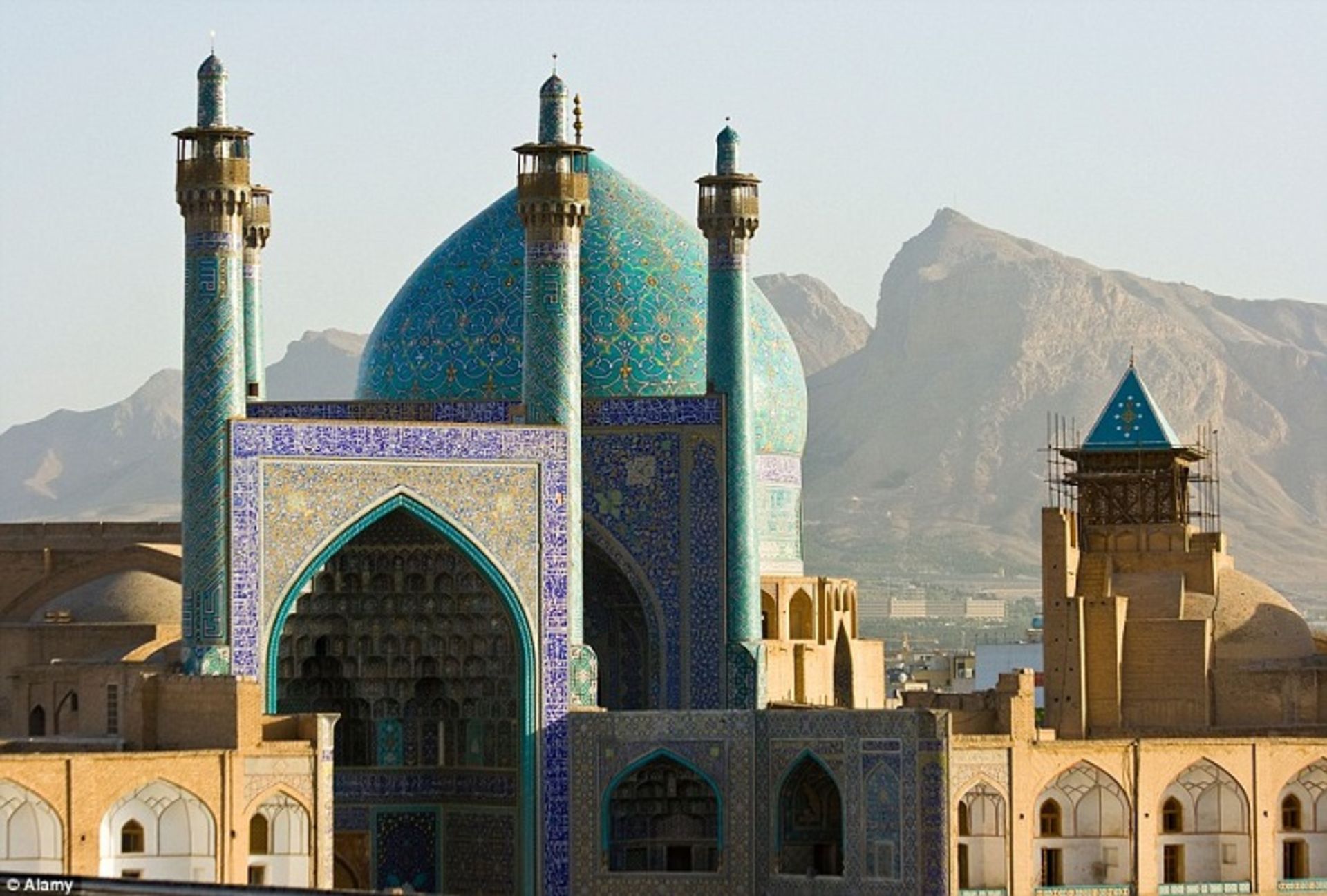 2015-10-imam_square_or_naqsh_e_jahan_square_in_isfahan121