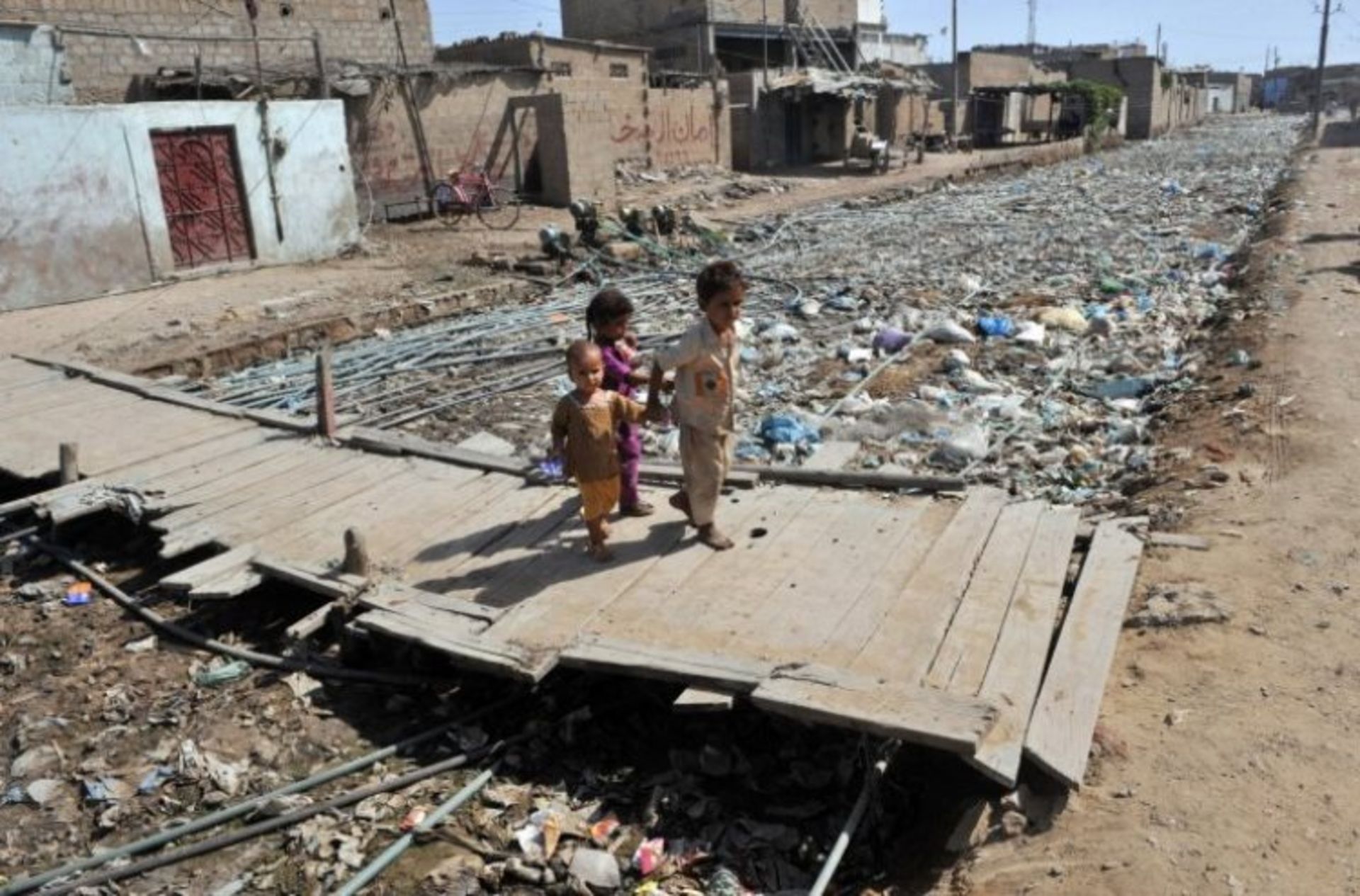 2015-10-karachi-air-pollution