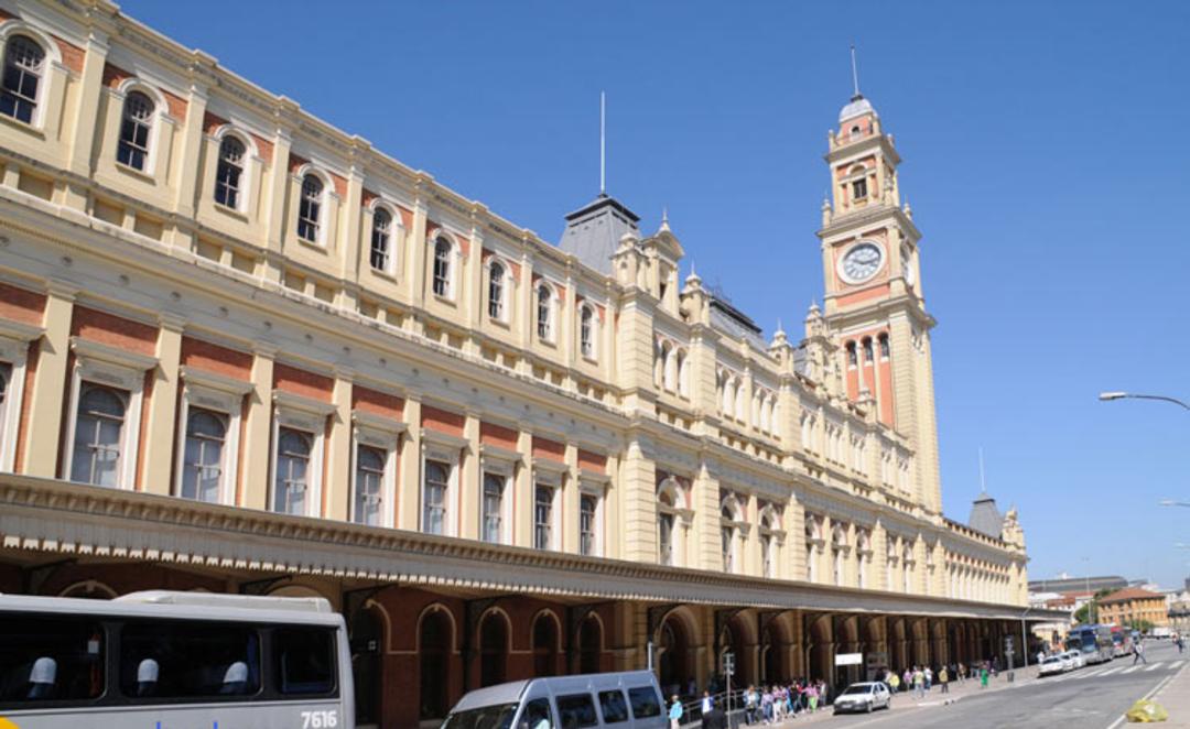 2015-10-luz-railway-station-3