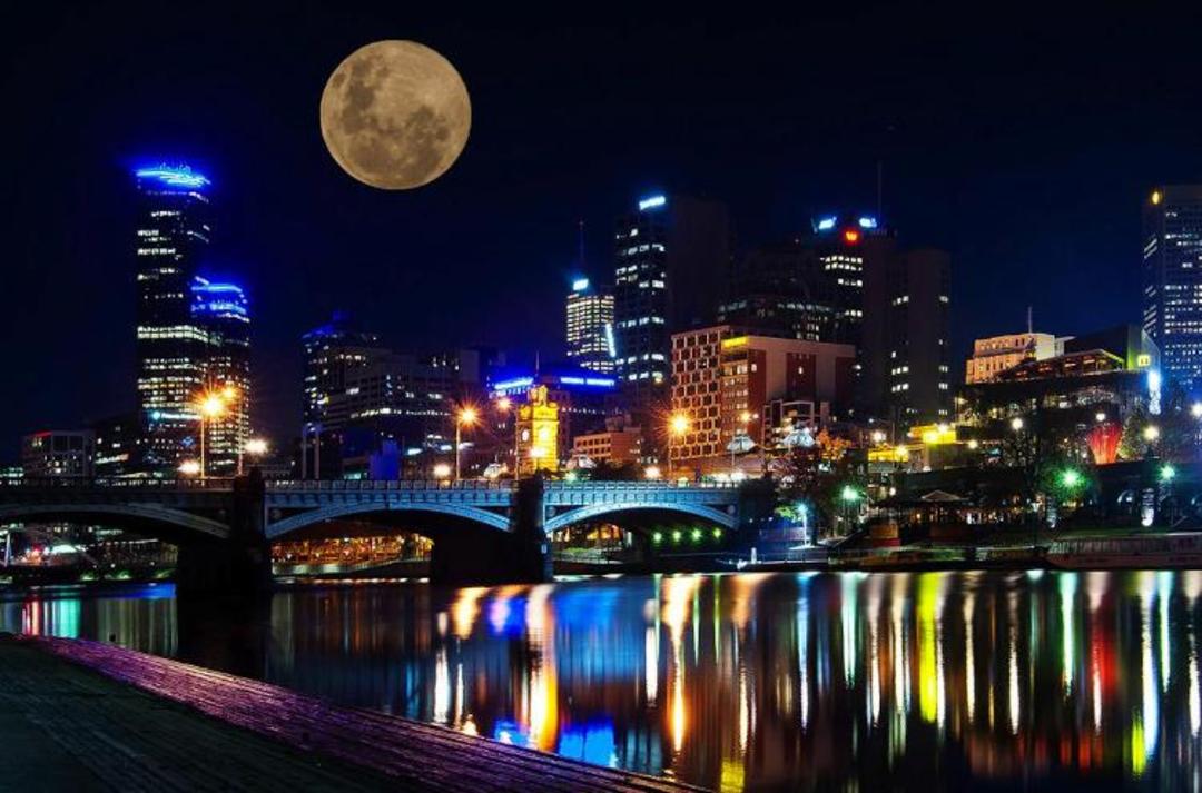 2015-10-melbourne-lights-with-moon-background-pictures-new-hd-wallpaper-of-melbourne