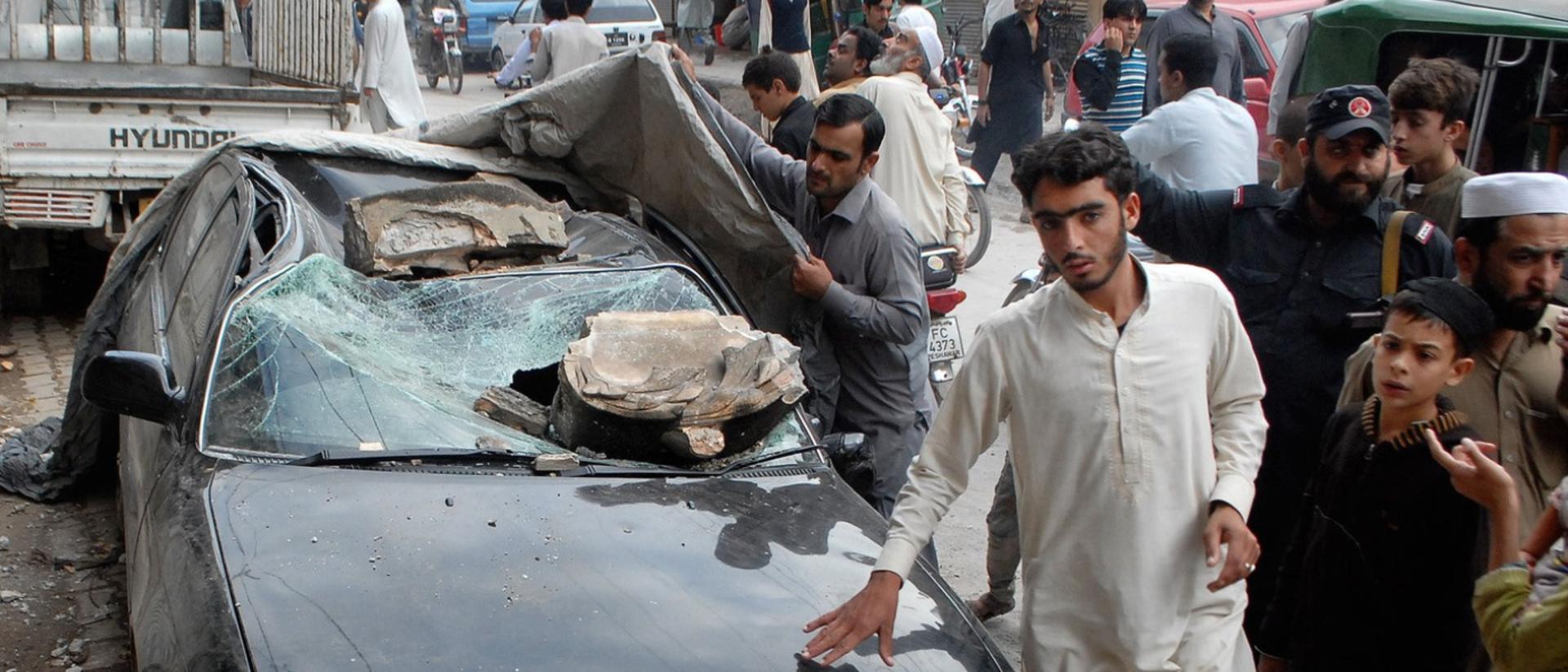 2015-10-pakistan-earthquake_gilm-1-1