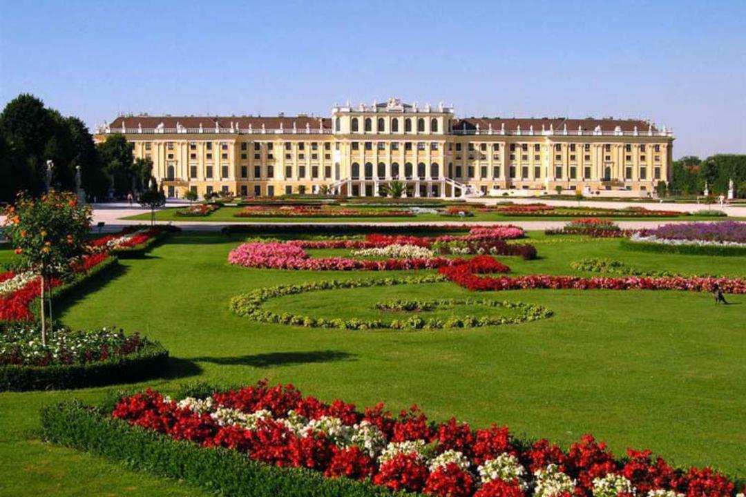 2015-10-schoenbrunn-palace-vienna1