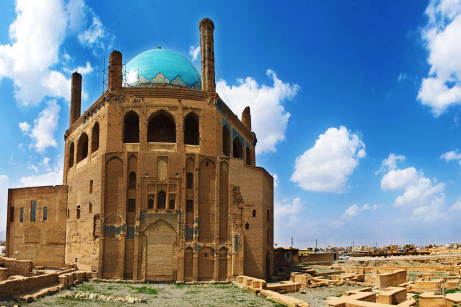 2015-10-soltanieh-dome