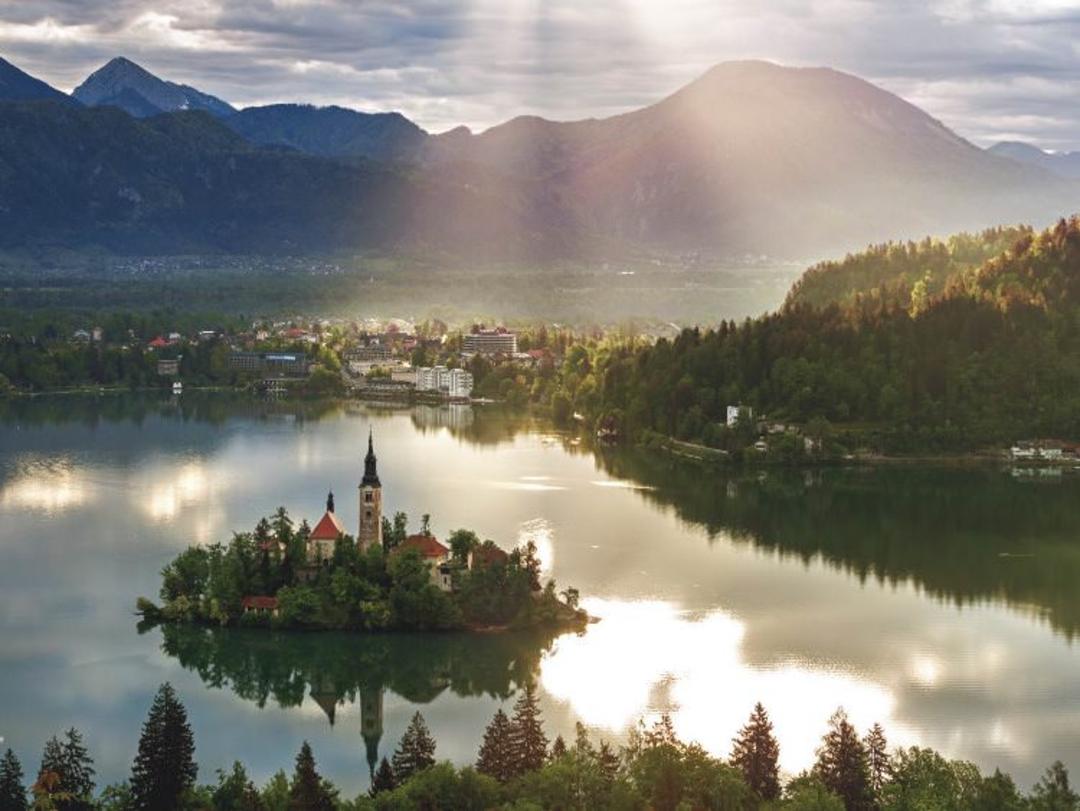 2015-11-25-slovenia-like-the-czech-republic-education-in-slovenia-scored-very-highly-however-finishing-58th-out-of-142-in-the-economy-index-meant-that-slovenia-fell-one-place-this-year