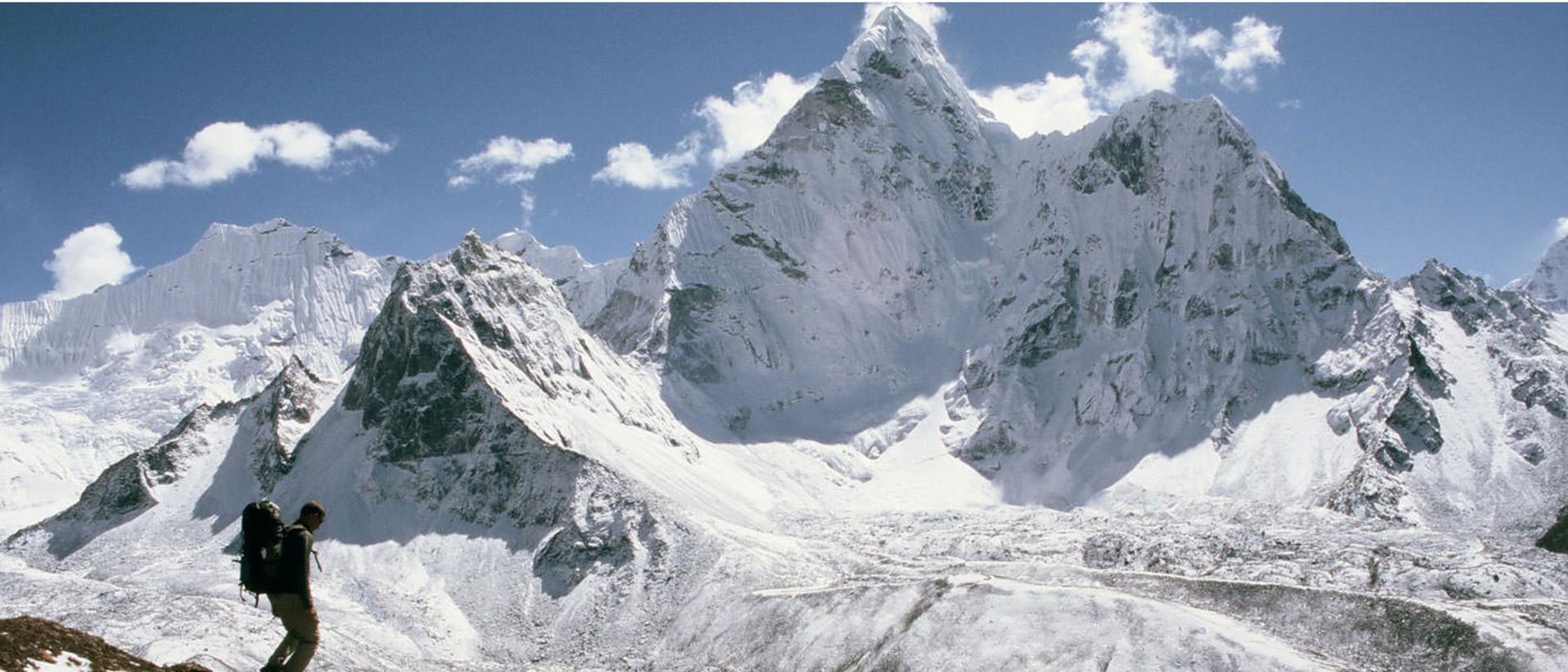 2015-11-amadablam