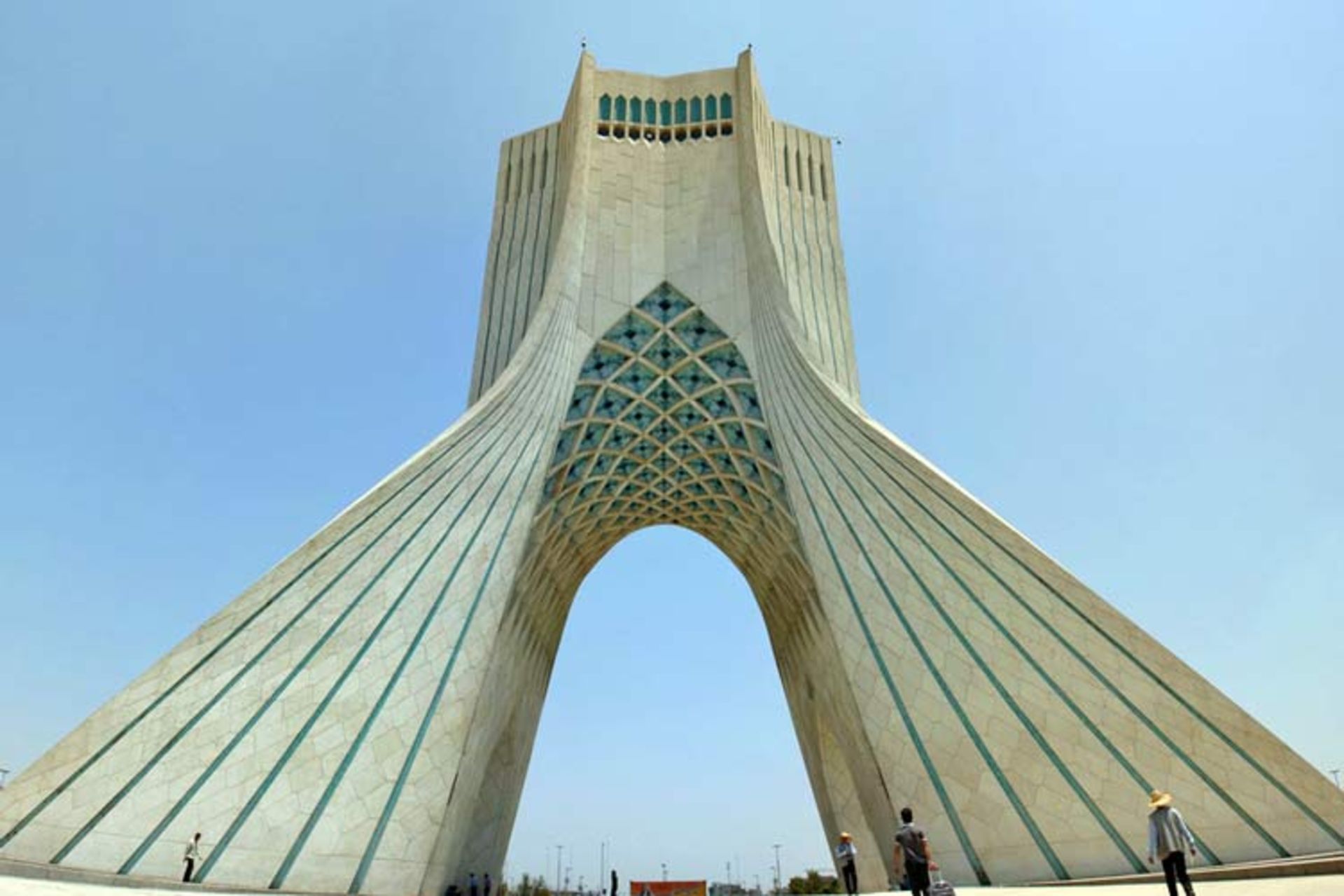 2015-11-azadi_tower_tehran