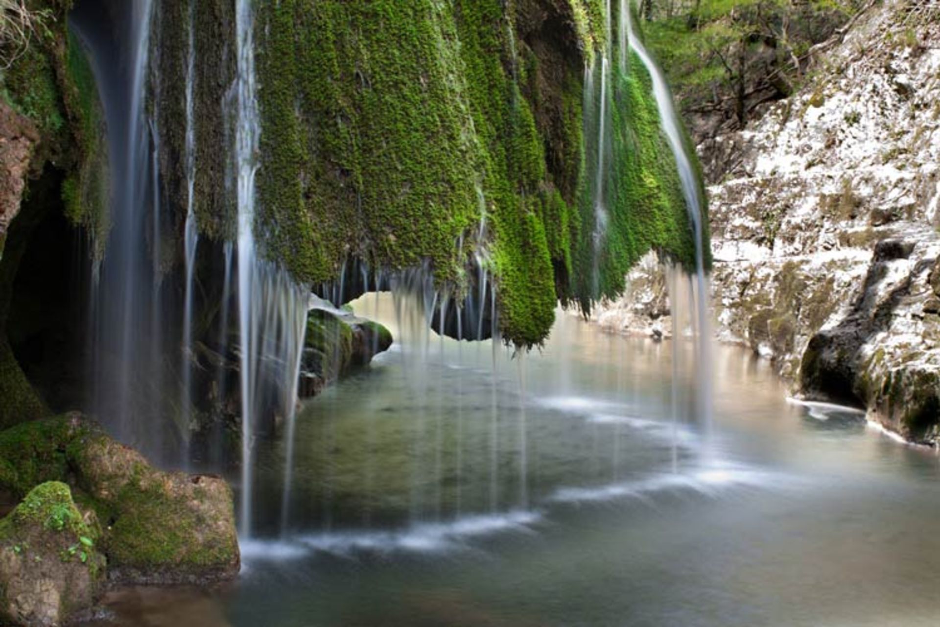 2015-11-bigar-waterfall-caras-severin-county-romania-4