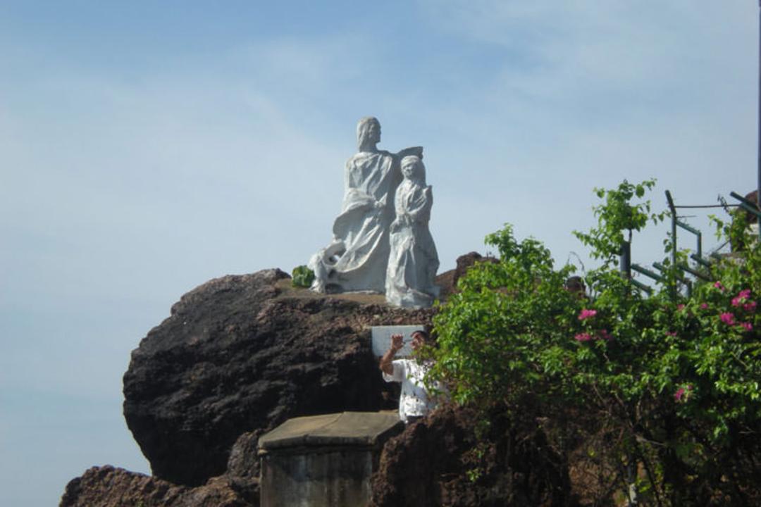 2015-11-dona-paula-beach
