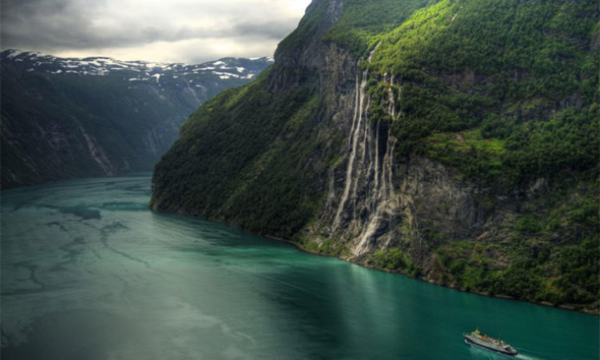 2015-11-geirangerfjorden-waterfalls-norway-11