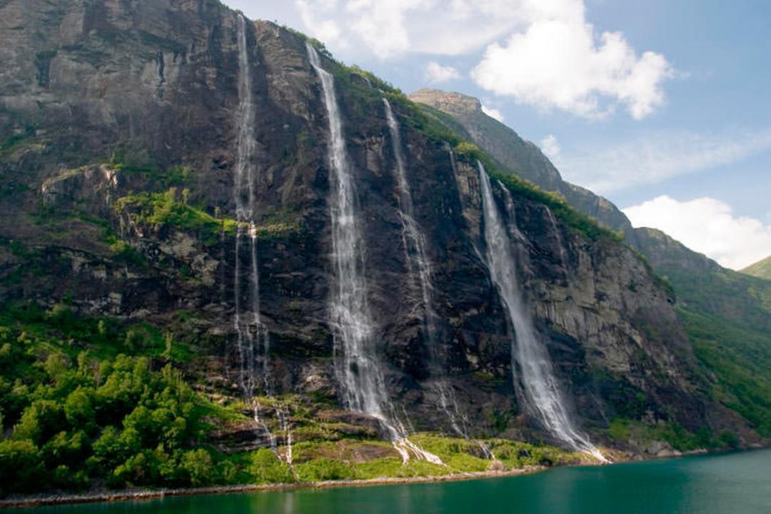 2015-11-geirangerfjorden-waterfalls-norway-2