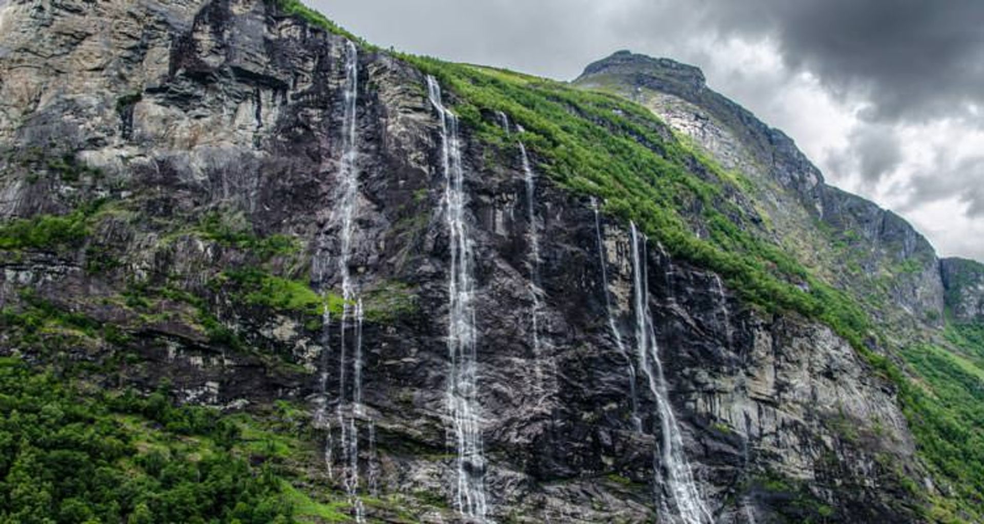 2015-11-geirangerfjorden-waterfalls-norway-4