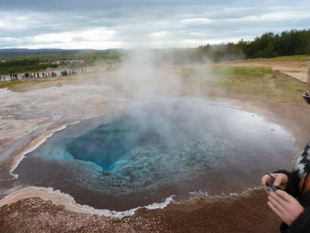 2015-11-golden-circle-hot-springs