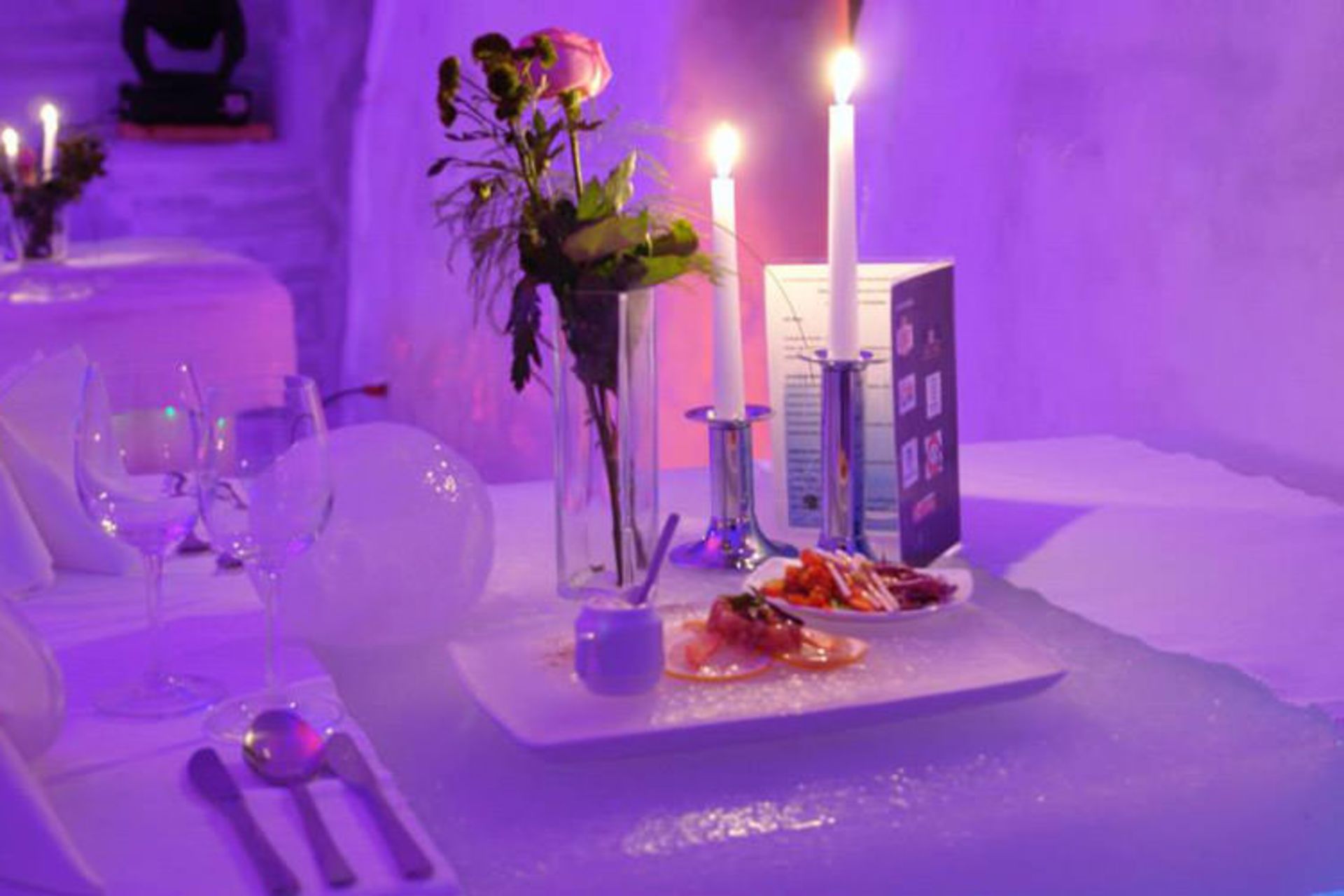 2015-11-ice-hotel-1