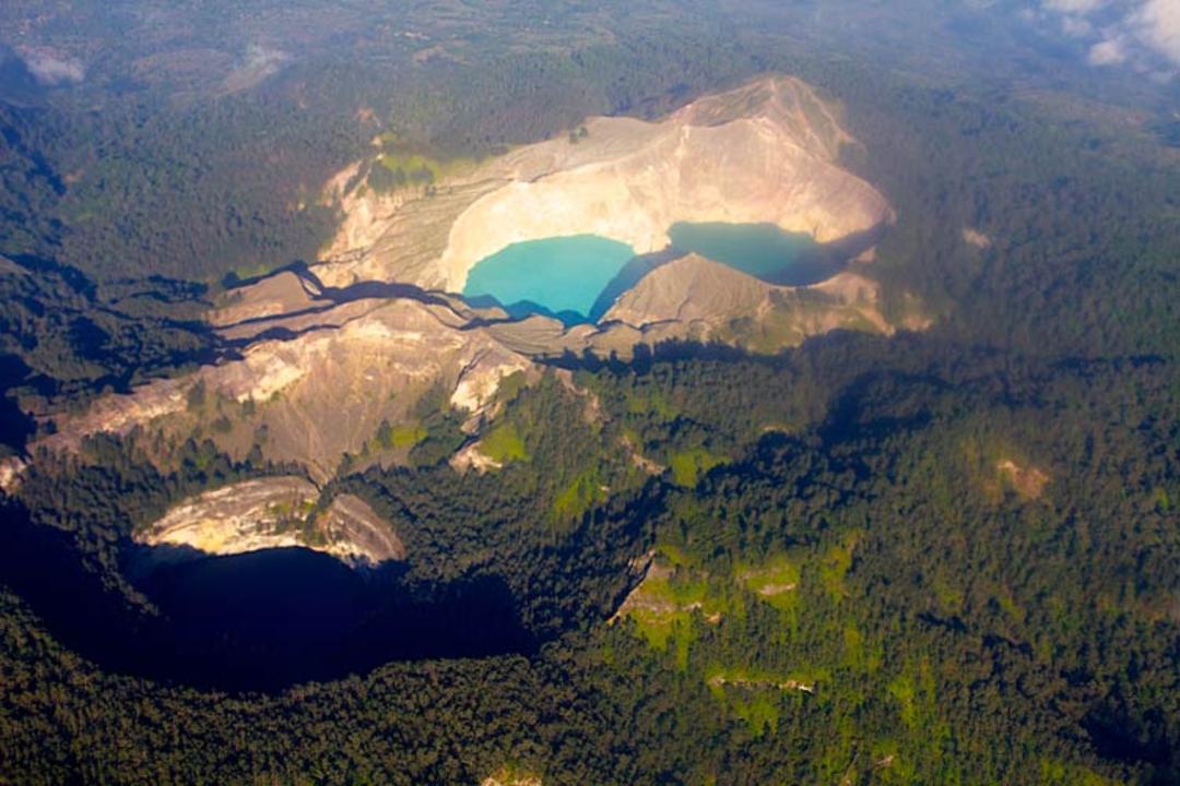 2015-11-kelimutu-flores-island-indonesia4