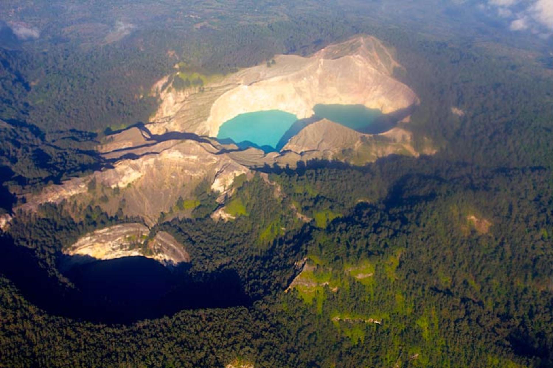 2015-11-kelimutu-flores-island-indonesia4