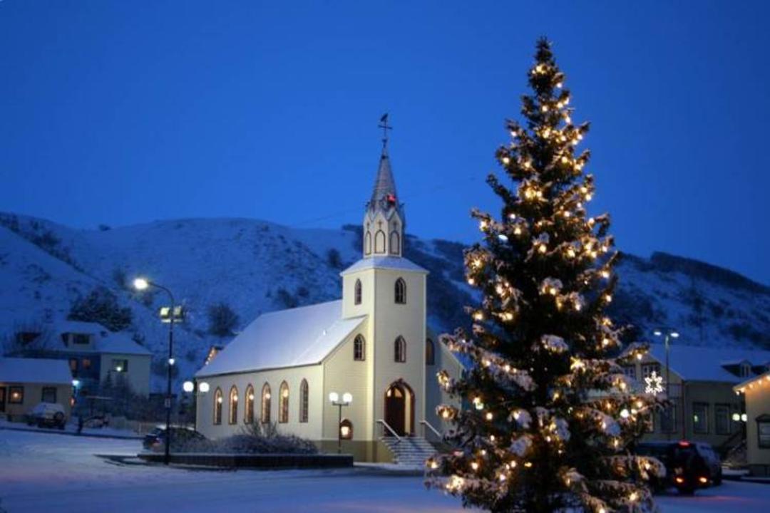 2015-11-kirkja