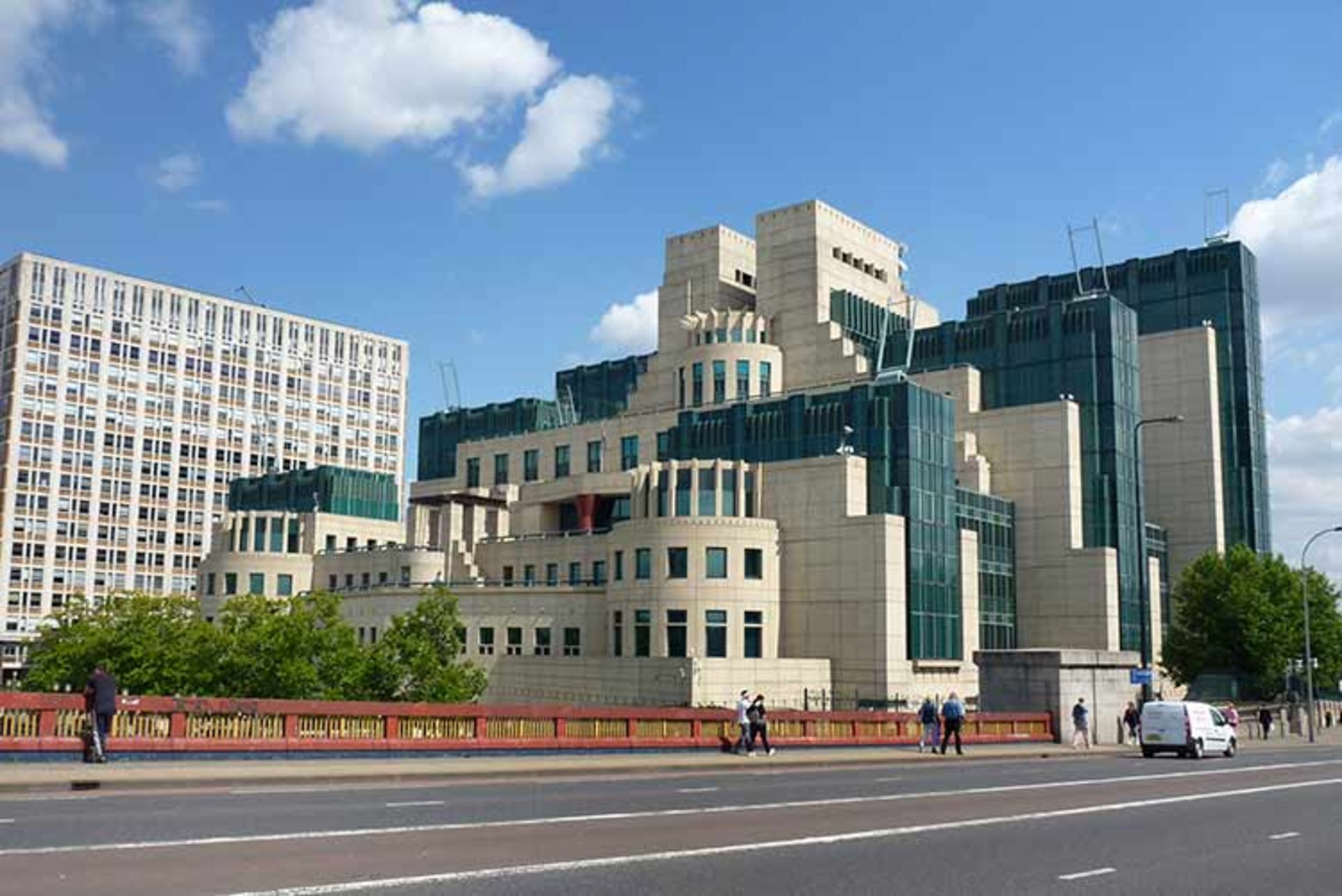مقر سازمان جاسوسی انگلیس، MI6