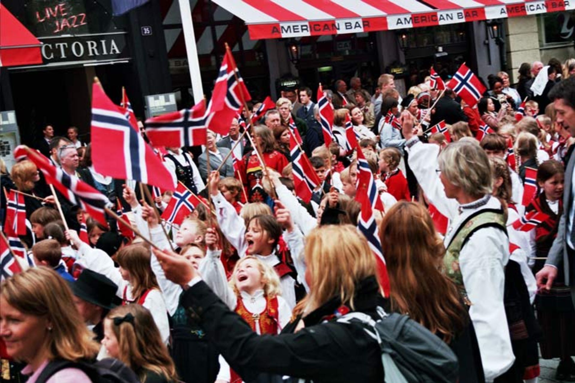 2015-11-oslo_17_mai_2010541