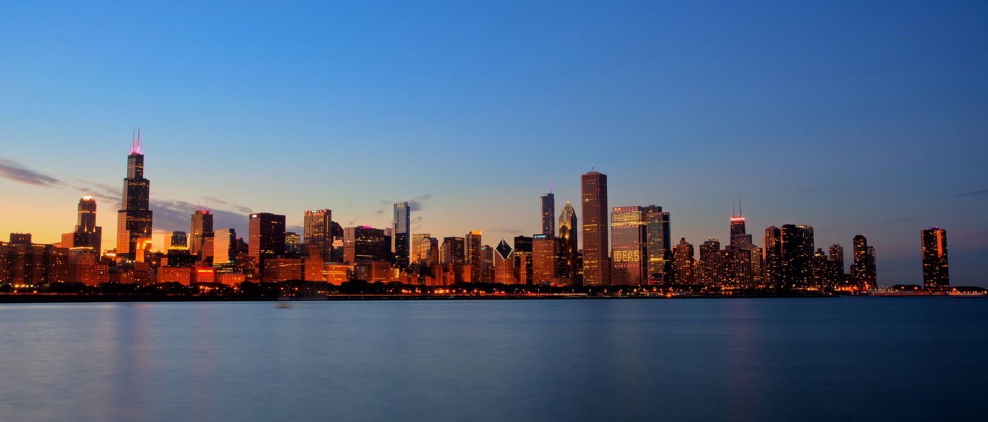 2015-11-skylinecover