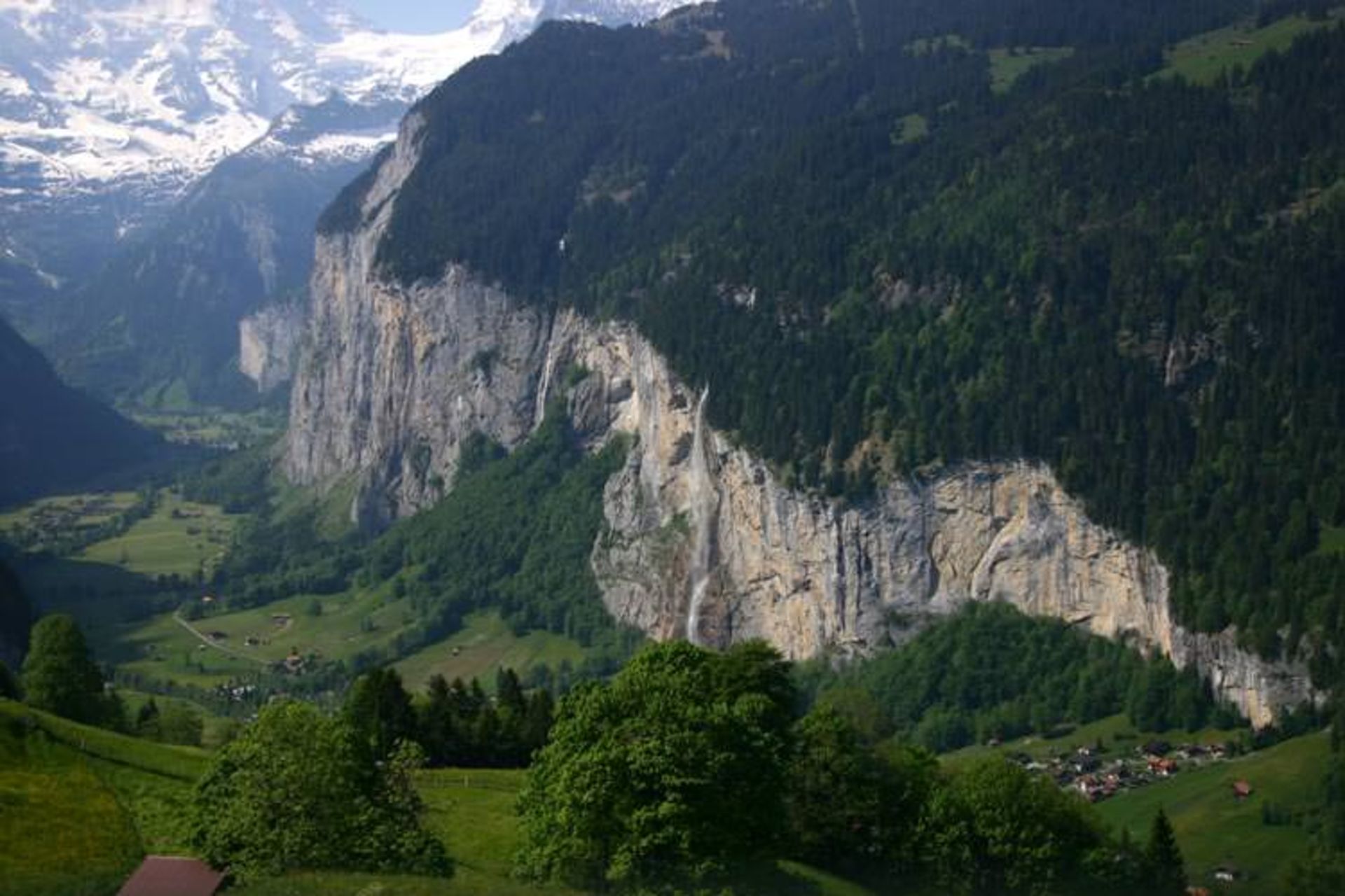 2015-11-staubbach-falls-switzerland