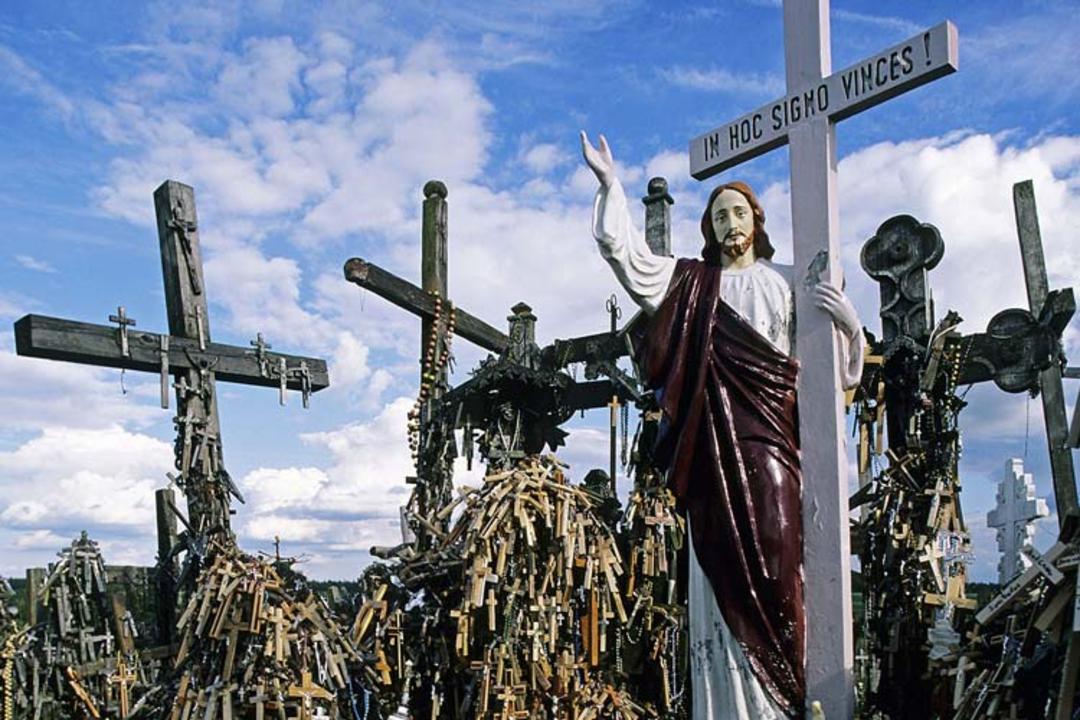 2015-11-the-hill-of-crosses-siauliai-lithuania