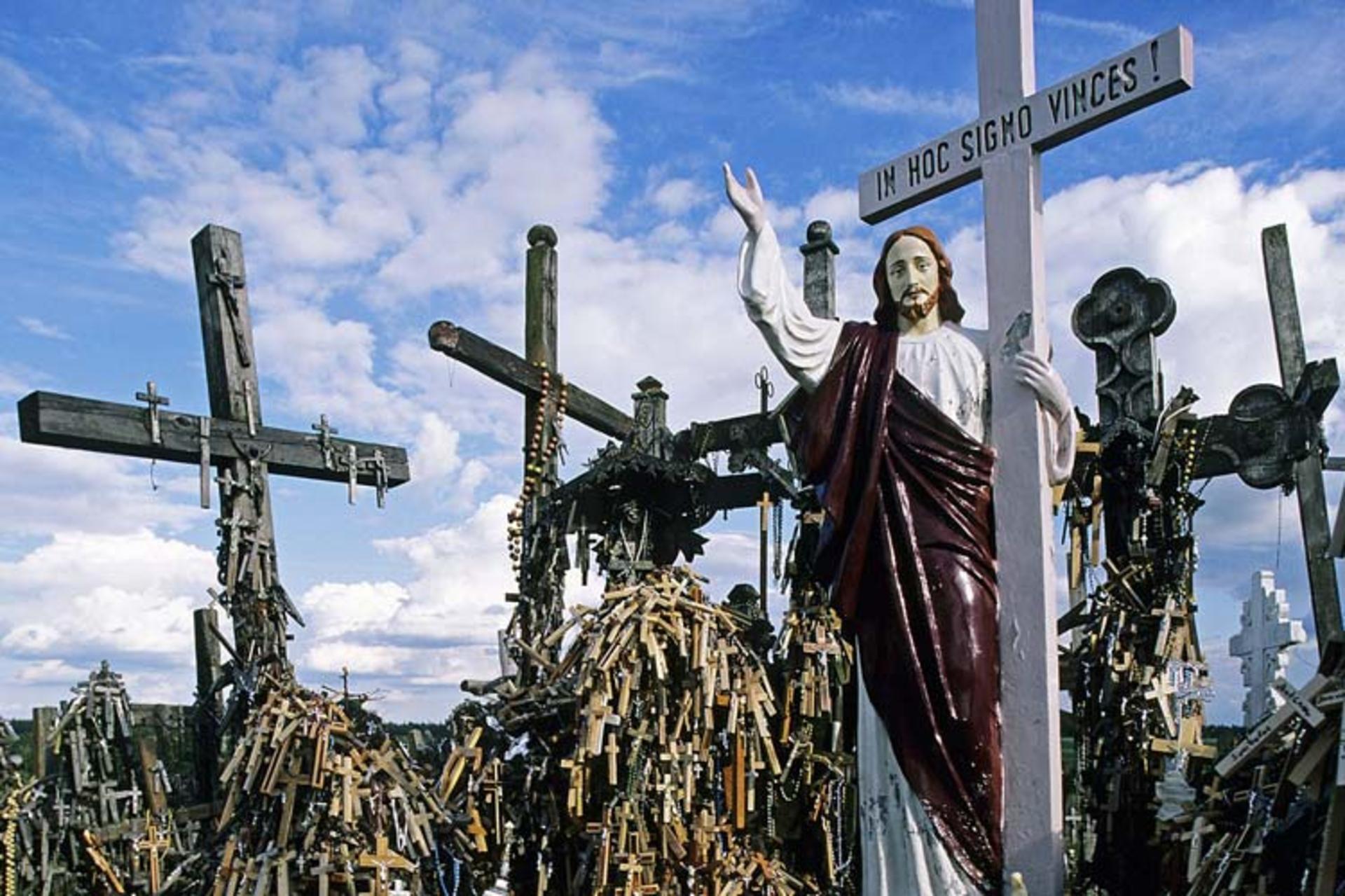 2015-11-the-hill-of-crosses-siauliai-lithuania